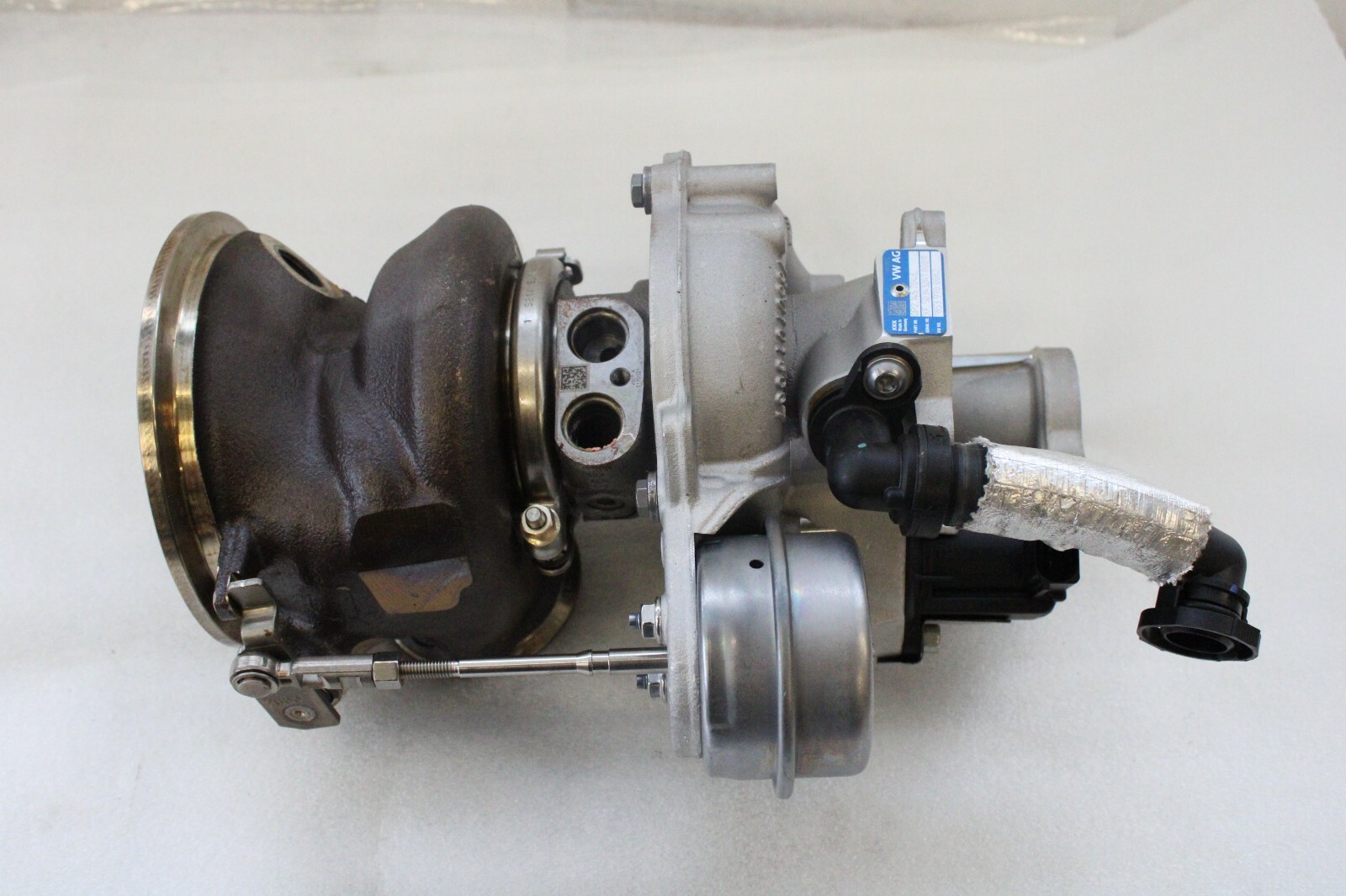 Bentley Audi Porsche Lamborghini OEM Turbocharger 0P2145704E 18539700082