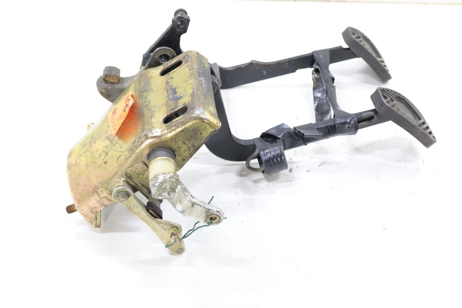 Porsche 911 911 Turbo 1977-1988 OEM Clutch & Brake Pedal w/Bearing Bracket - Image 16