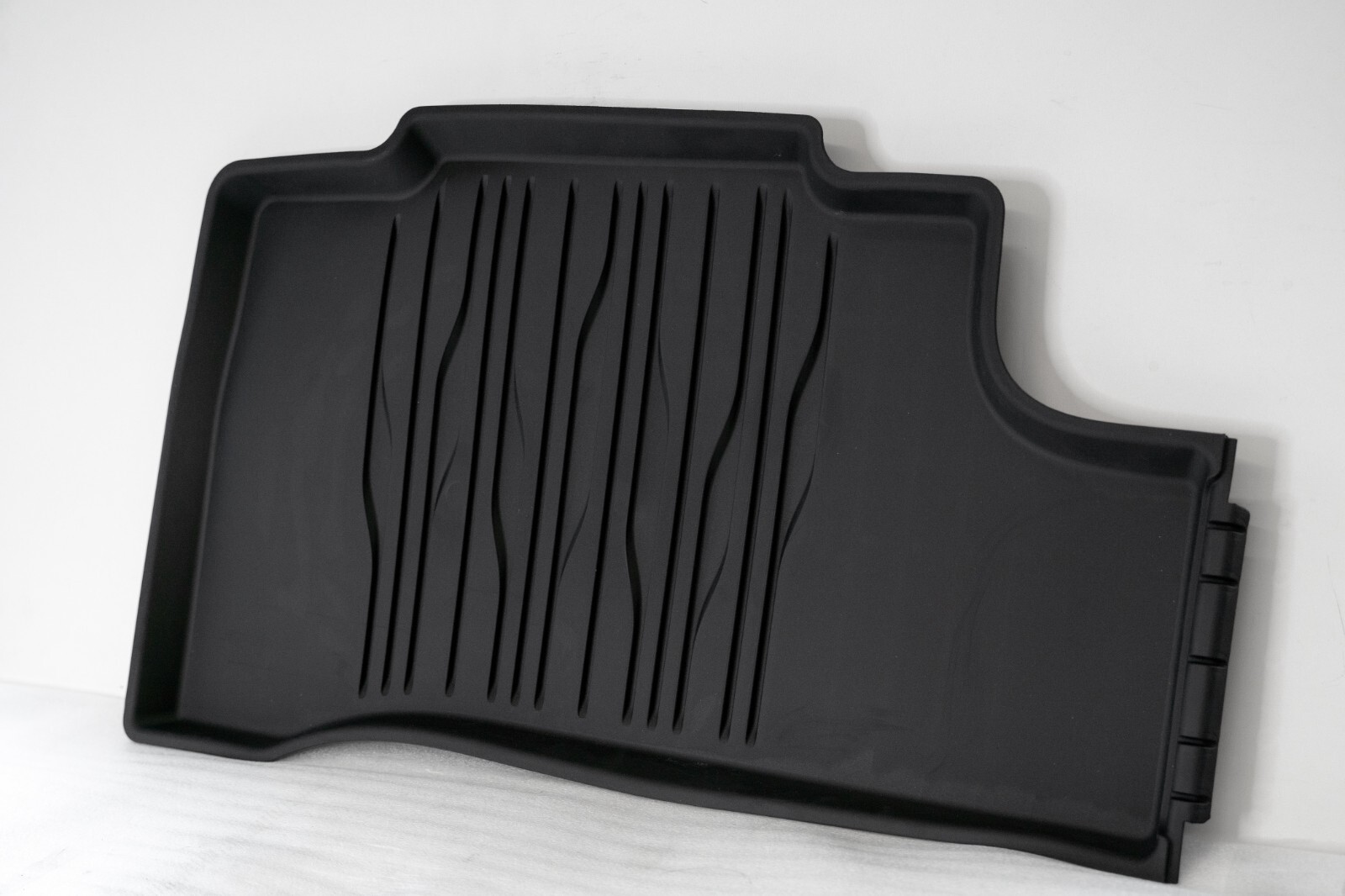 Mercedes EQE350 EQE500 SUV REAR Winter Rubber Floor Mat Set OEM 2023 2024 2025 - Image 3