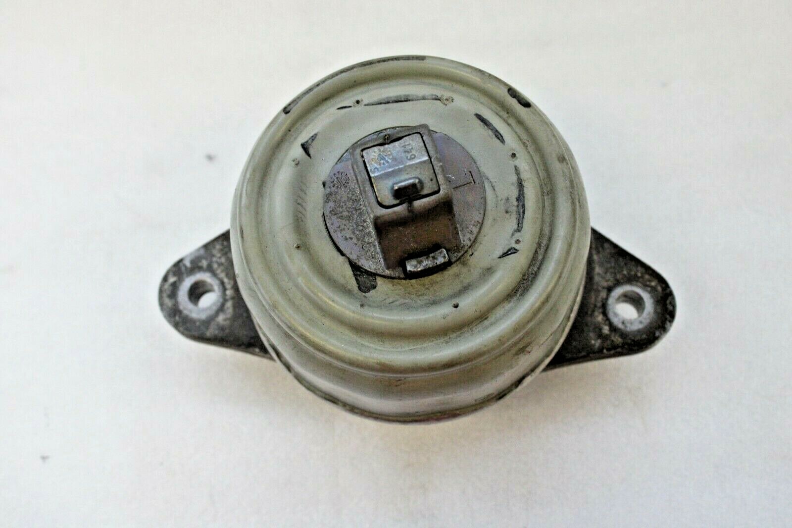 Mercedes CL550 2011 2012 2013 OEM Engine Mount Support Front Left - Image 2