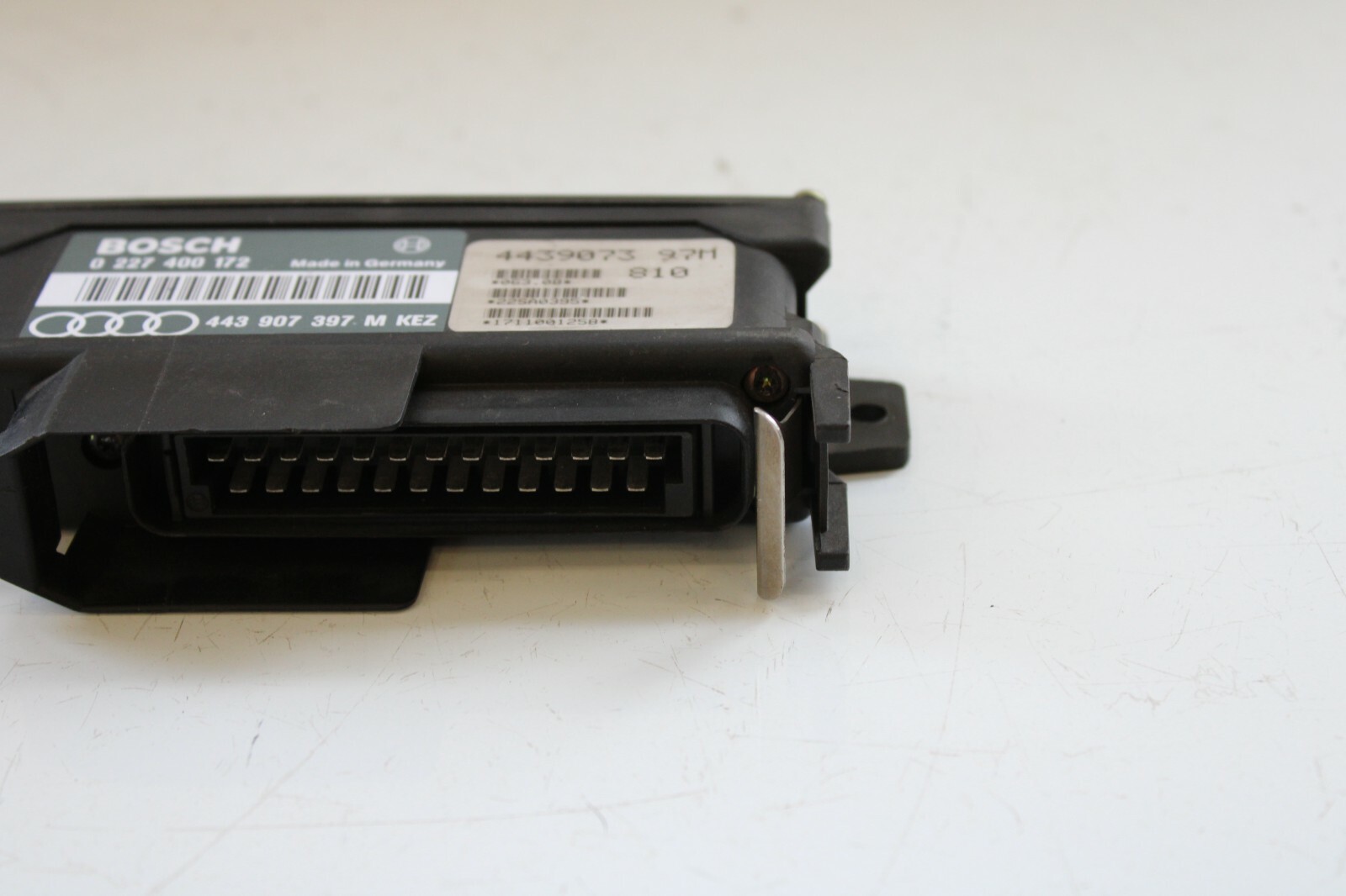 Audi 1990-1996 80 90 100 200 A4 S4 A6 S6 OEM Knock Sensor Module - Image 10