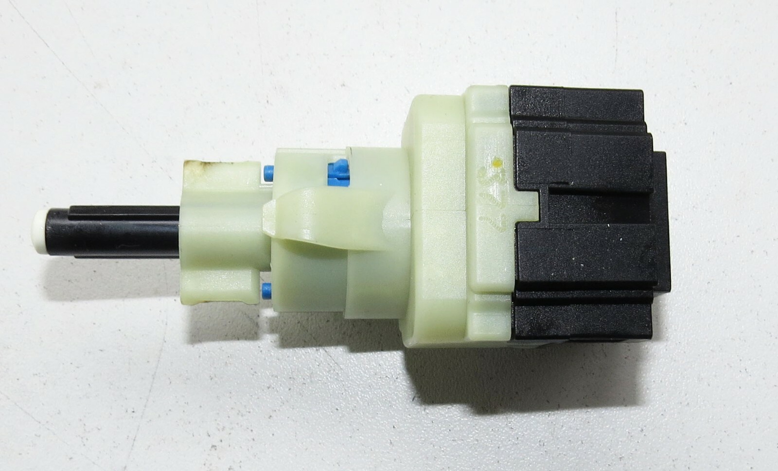 Land Range Rover 1995-1999 2000 2001 2002 2003 2004 2005 OEM Brake Light Switch - Image 3