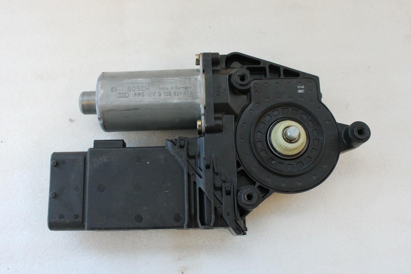 VW Passat 2001 2002 2003 2004 2005 OEM Window Motor Front Right