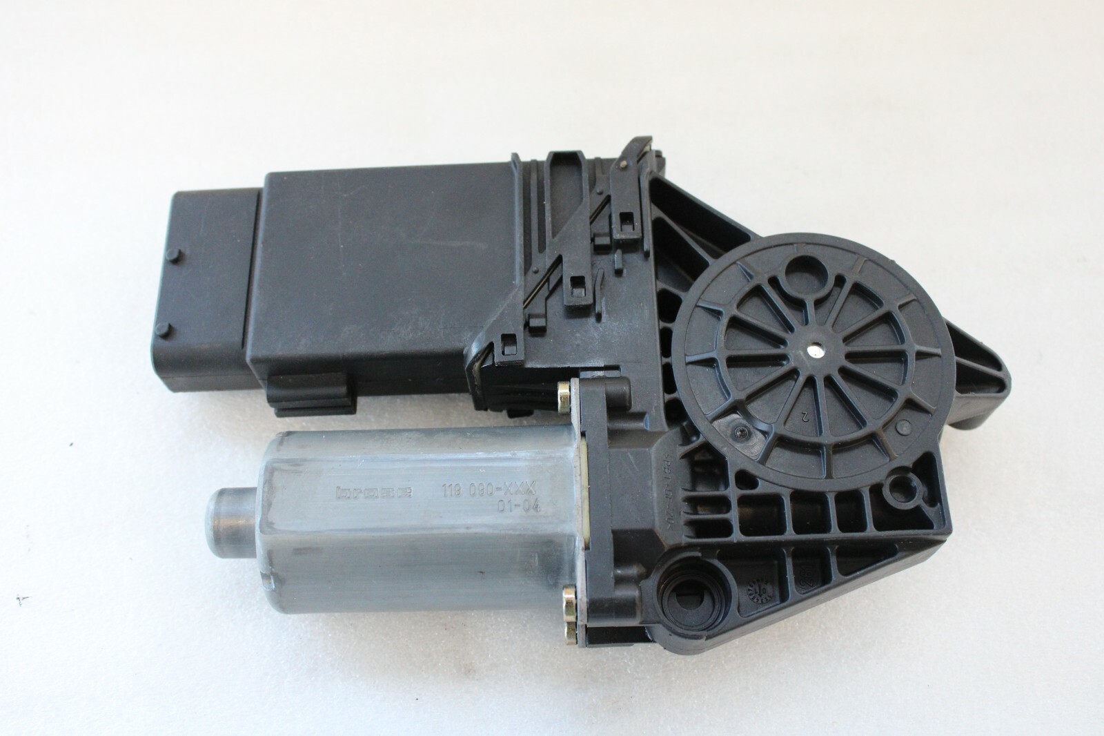 VW Passat 2001 2002 2003 2004 2005 OEM Window Motor Front Right – Image 3