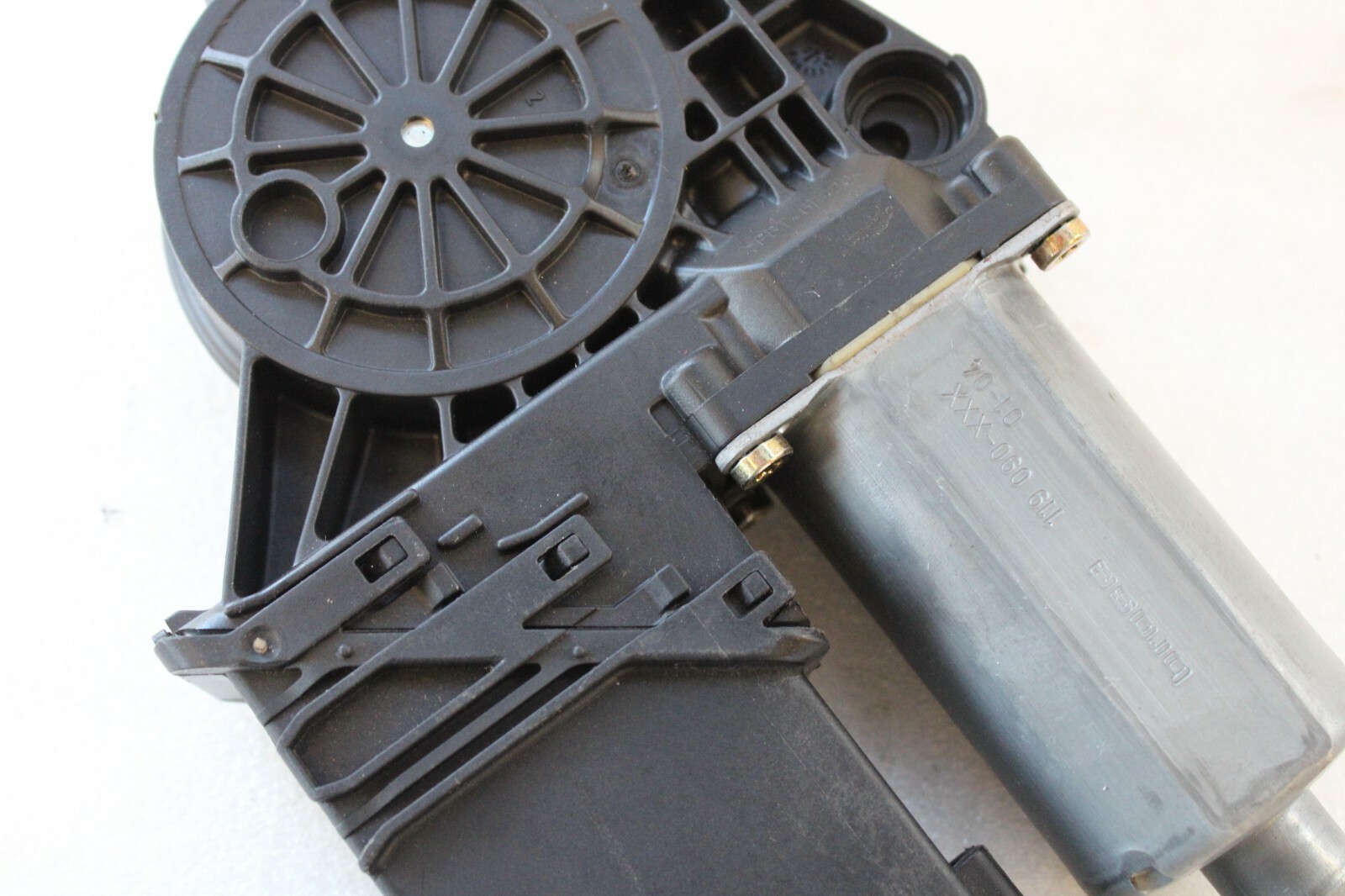VW Passat 2001 2002 2003 2004 2005 OEM Window Motor Front Right – Image 7