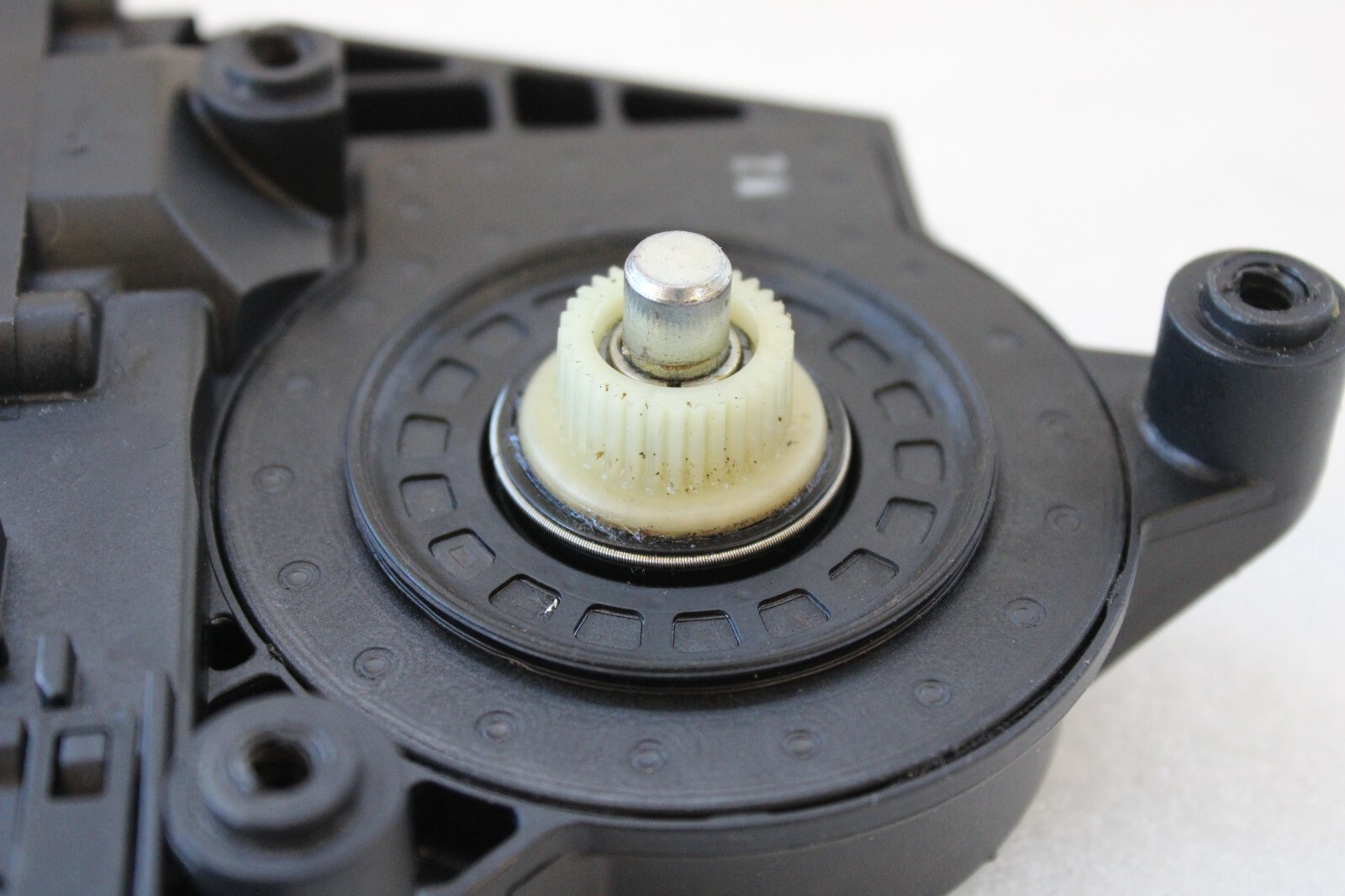 VW Passat 2001 2002 2003 2004 2005 OEM Window Motor Front Right – Image 10