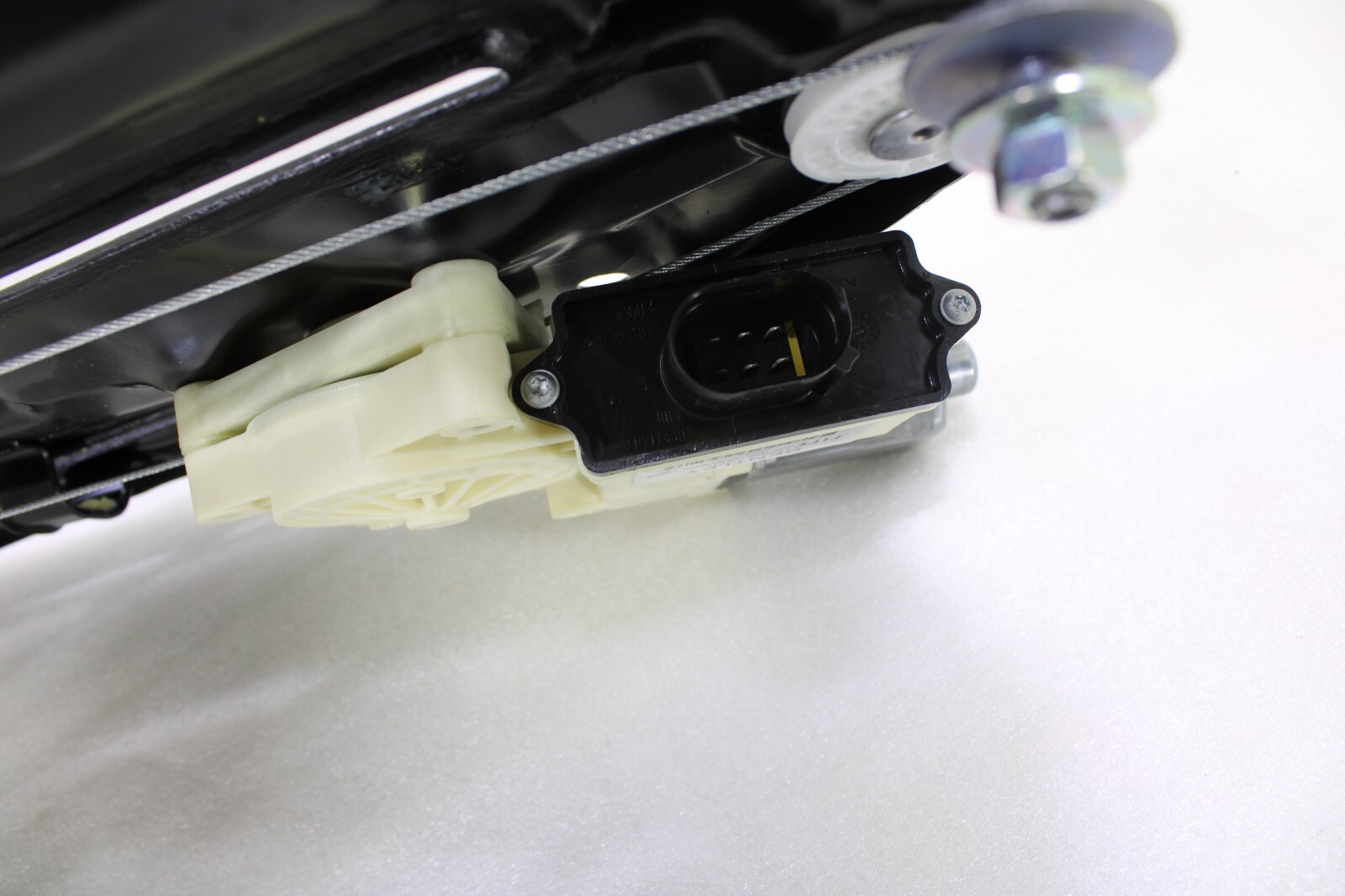 Bentley Continental GTC Supersports 2011-2017 OEM NEW Window Regulator w/Motor - Image 14