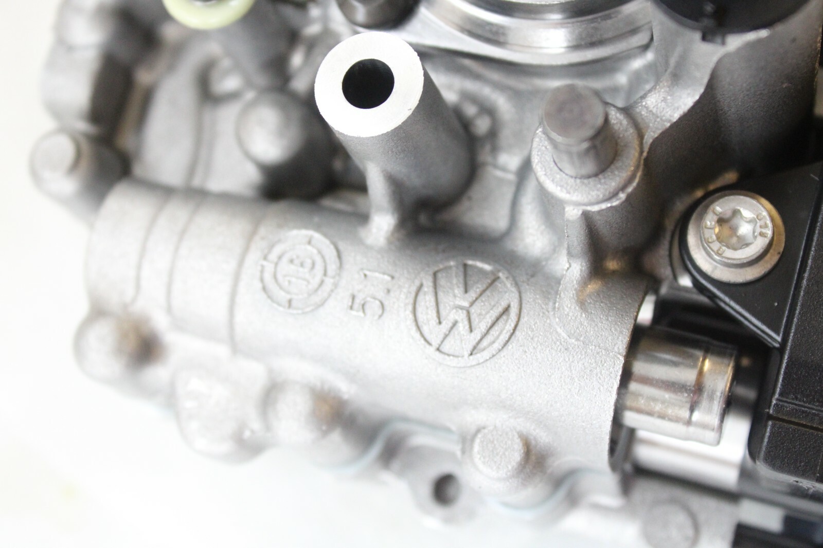 Volkswagen Audi A4 8W A5 F5 2.0TDI OEM Transmission Valve Body Parts Only – Image 8