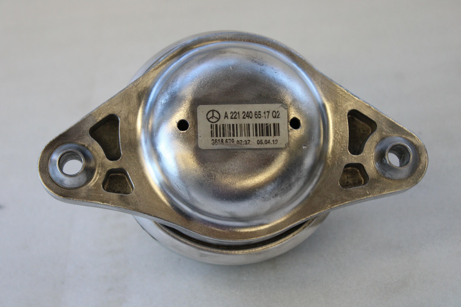 Mercedes S550 2012 2013 OEM Engine Mount Front Right – Image 6