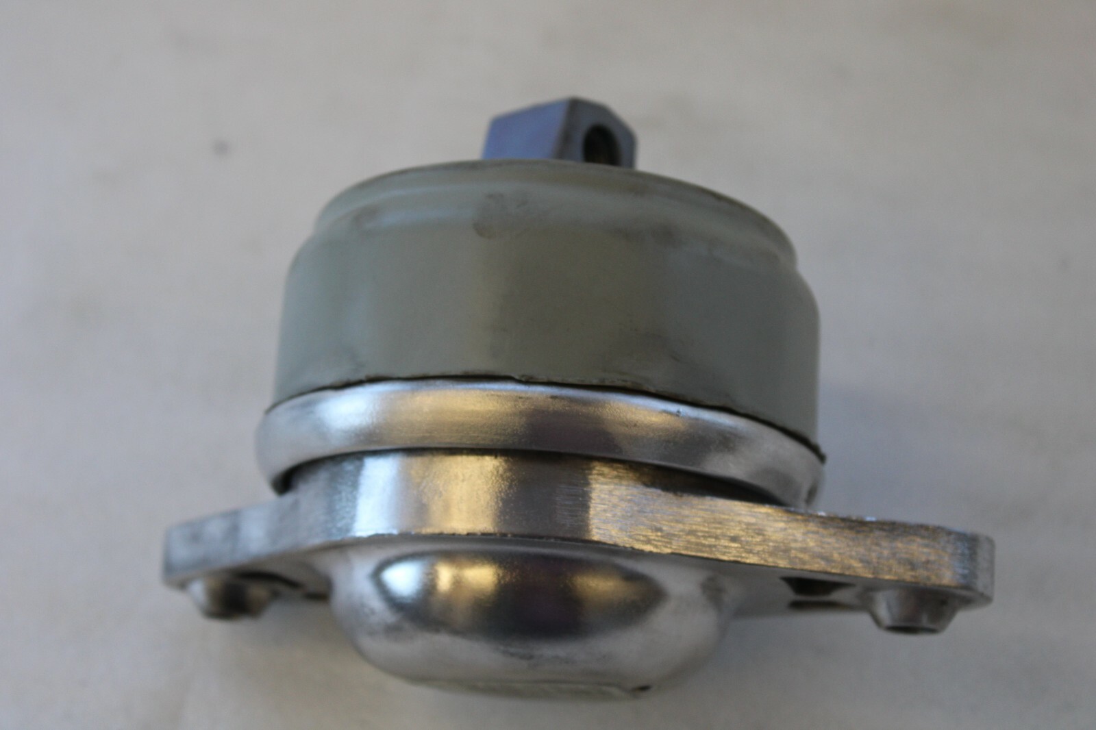 Mercedes S550 2012 2013 OEM Engine Mount Front Right – Image 10
