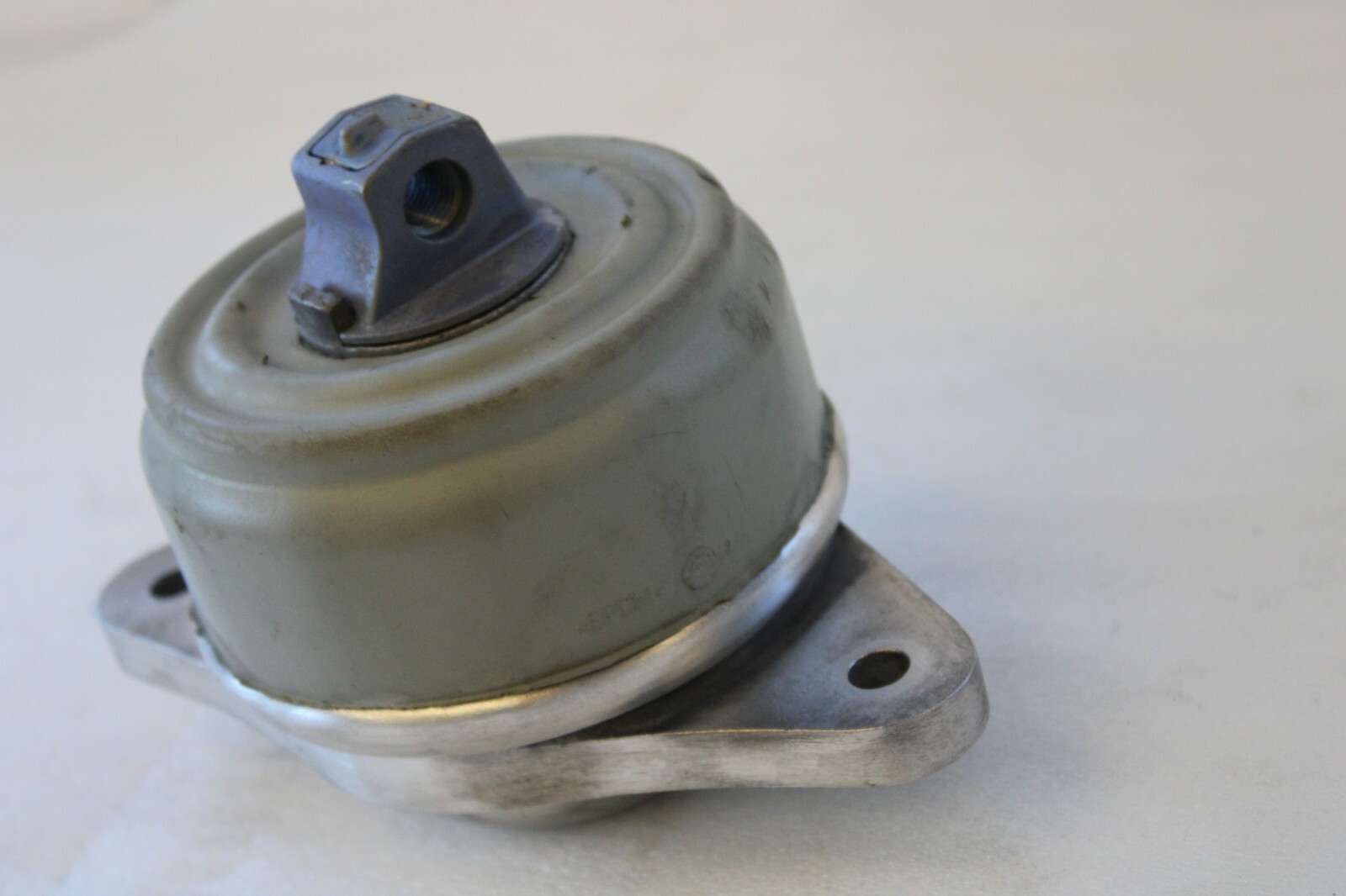Mercedes S550 2012 2013 OEM Engine Mount Front Right – Image 11