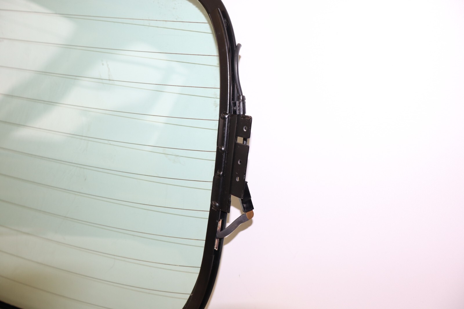 Volkswagen Beetle Convertible 2003-2005 OEM Window Glass Rear w/Defrost – Image 5