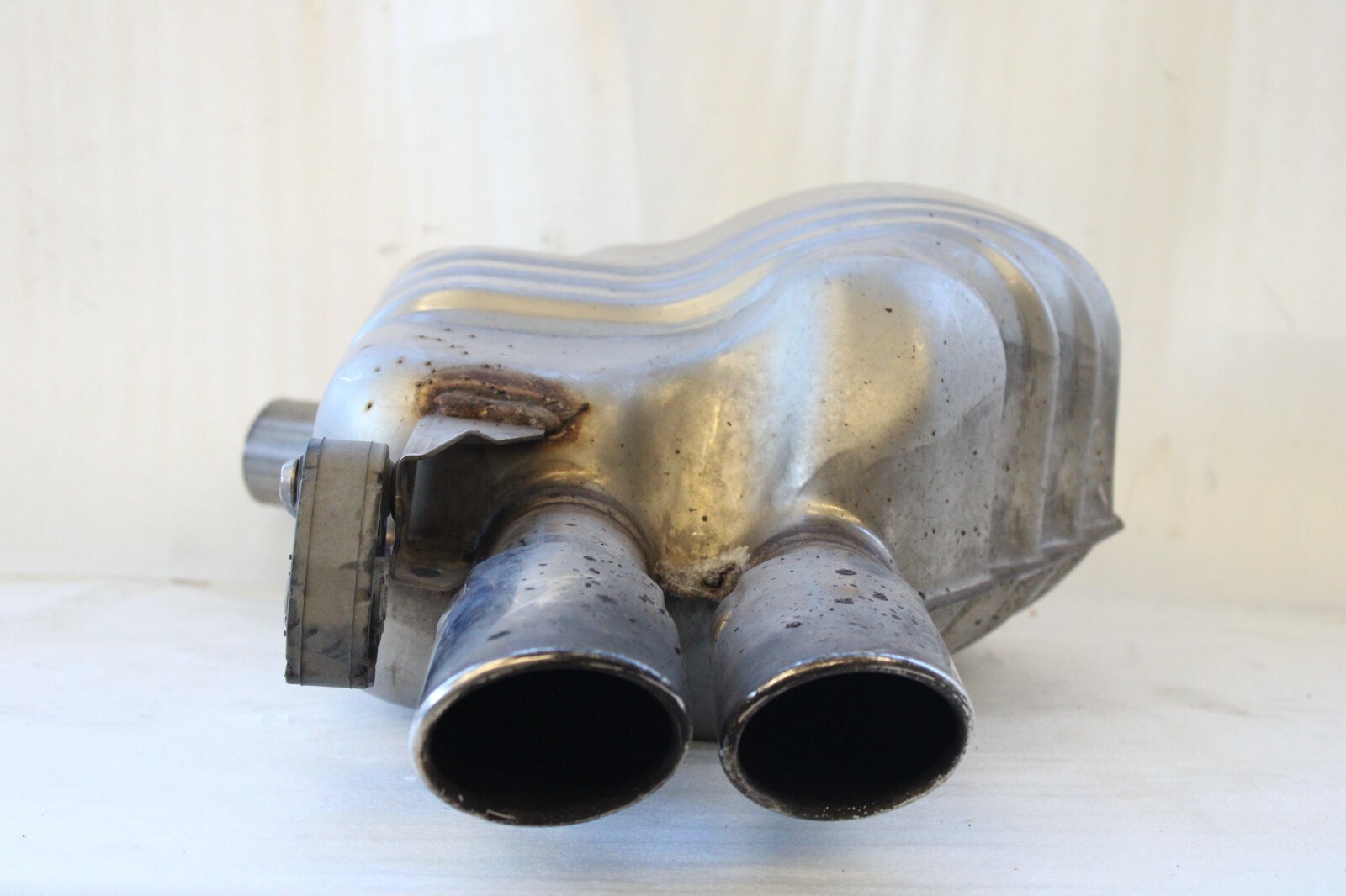 Audi S4 2010 2011 2012 OEM Exhaust Muffler Right Side 8K0253611AL 8K0253609D - Image 2
