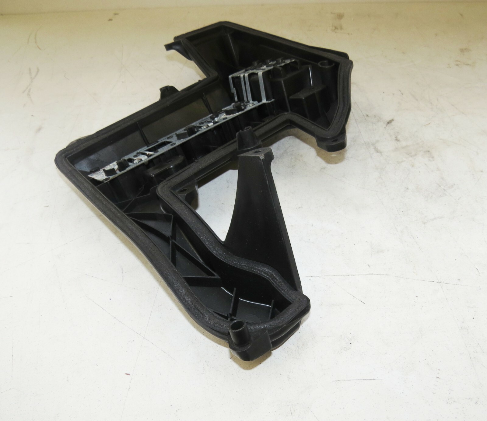 Porsche Cayenne 2003 2004 2005 2006 2007 2008 OEM Tail Light Right Side Insert - Image 6