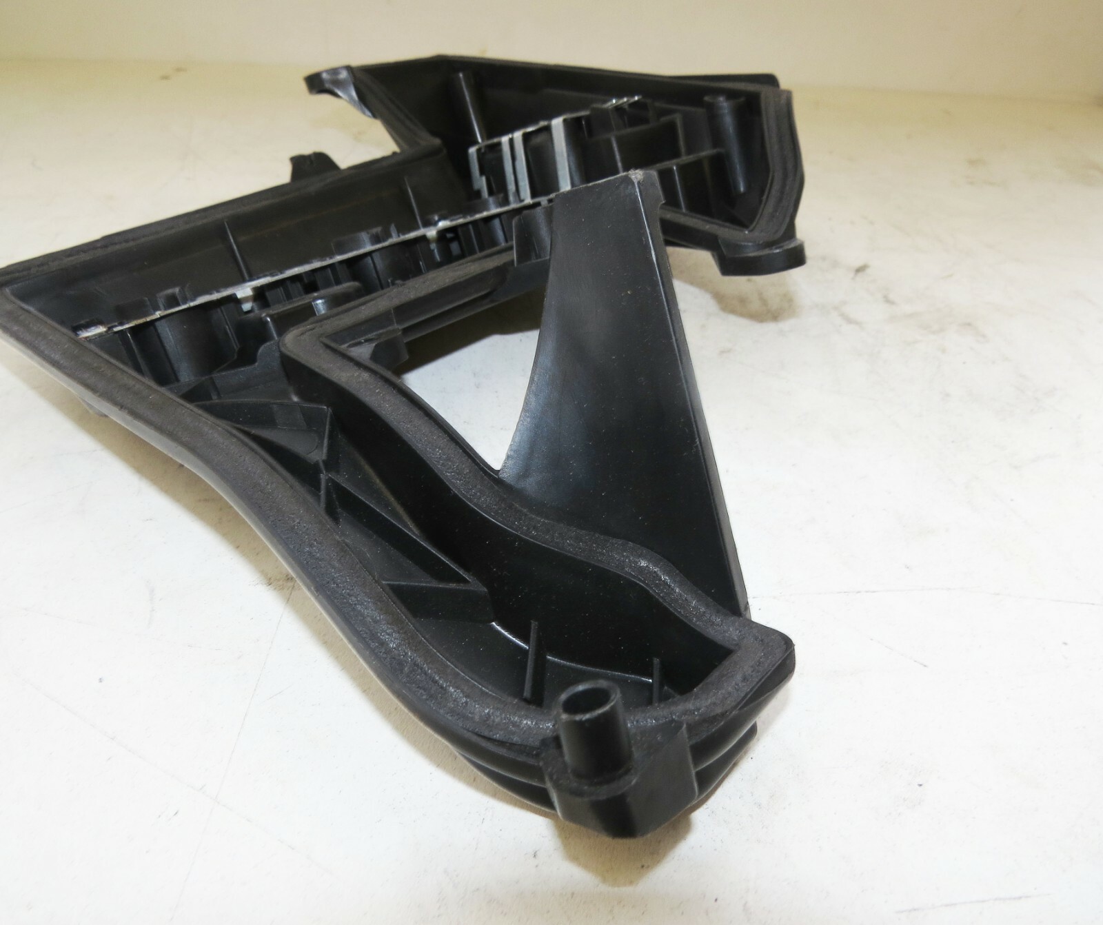 Porsche Cayenne 2003 2004 2005 2006 2007 2008 OEM Tail Light Right Side Insert - Image 7