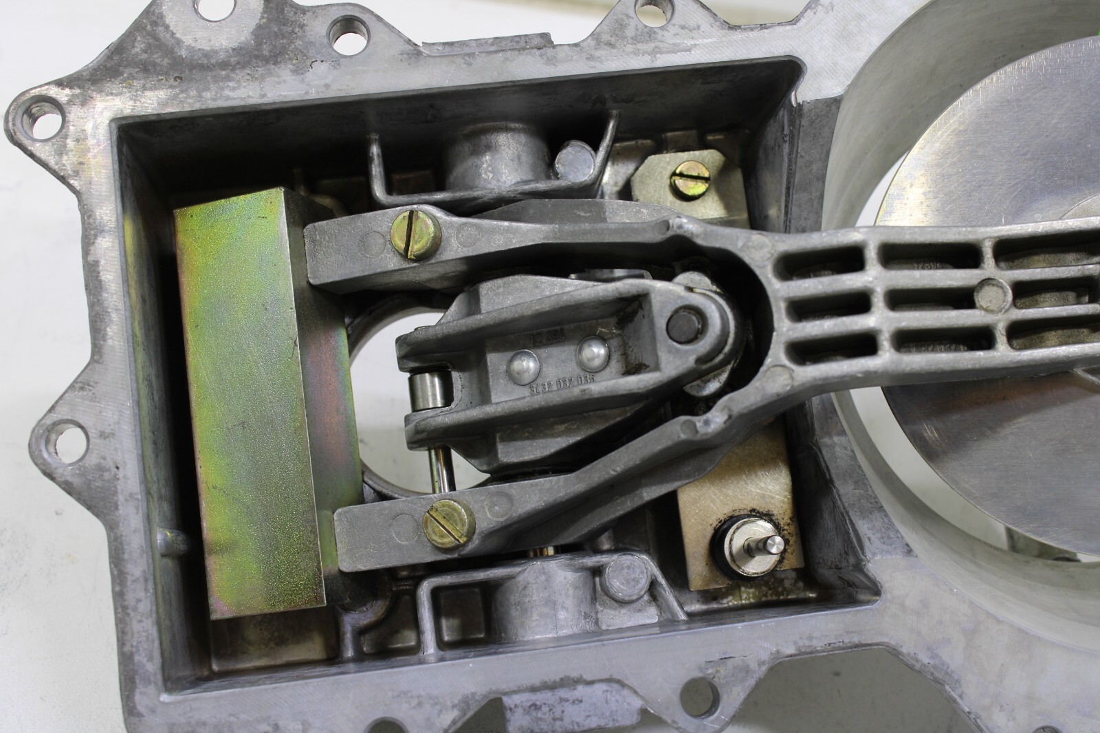Mercedes R107 W126 C126 1979-1991 OEM Mass Air Flow Sensor Meter - Image 15