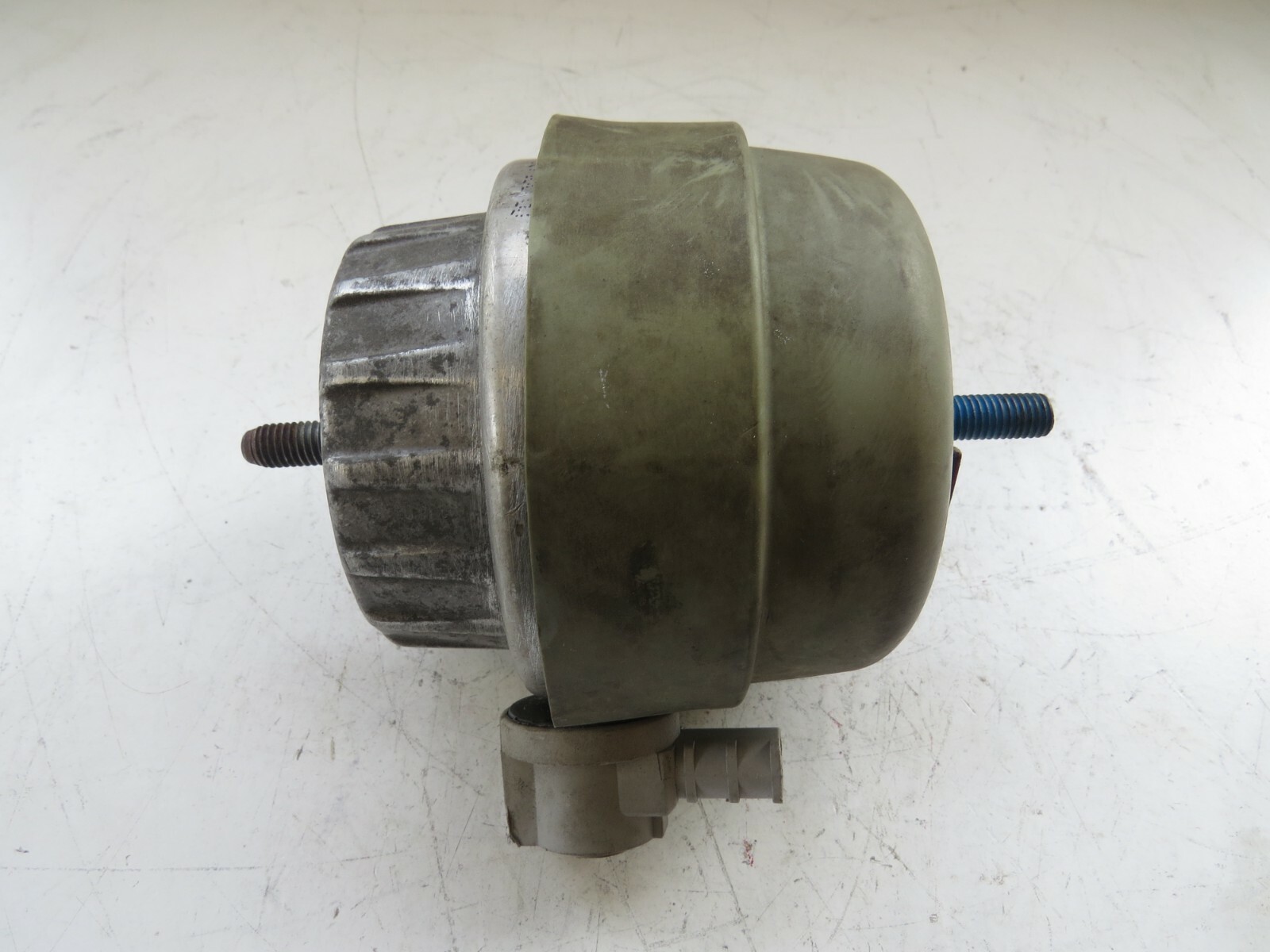 Audi A6 2005-2011 OEM Left Engine Mount - Image 2