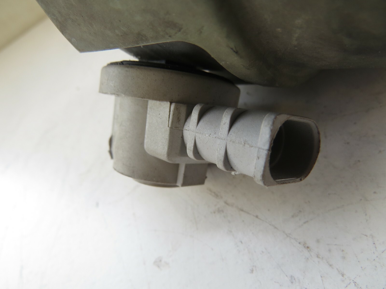 Audi A6 2005-2011 OEM Left Engine Mount - Image 10