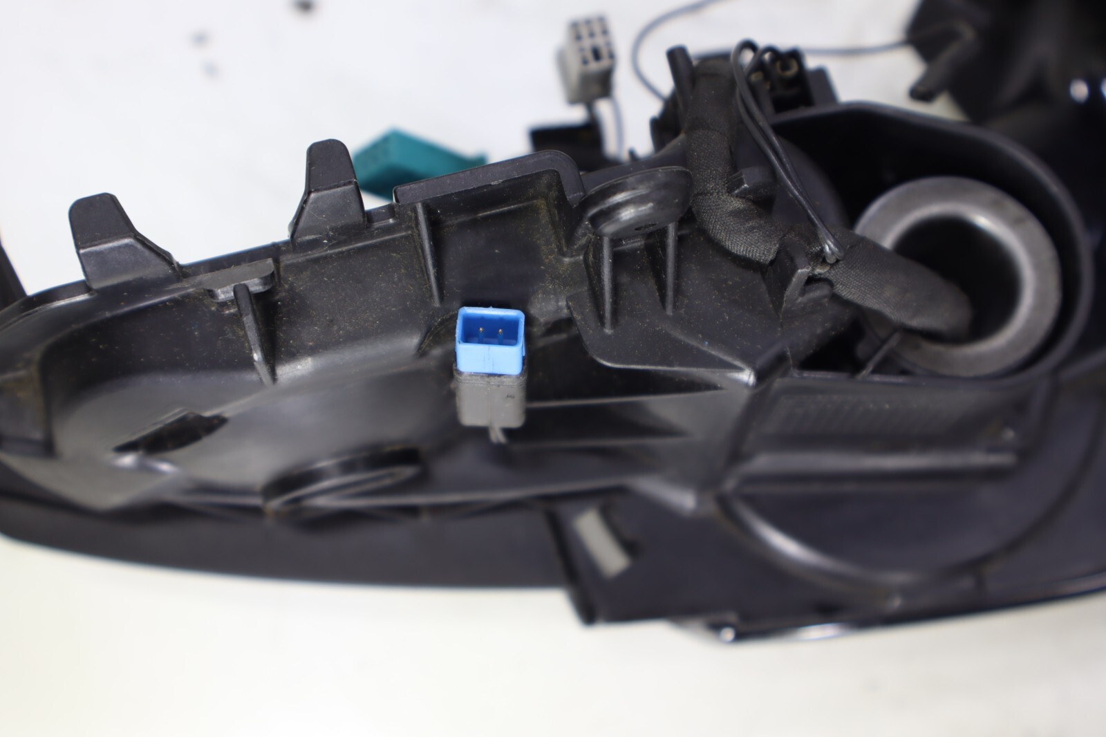 Mercedes E-Class 2009-2018 OEM Side Mirror Frame Right (Passenger Side) - Image 13