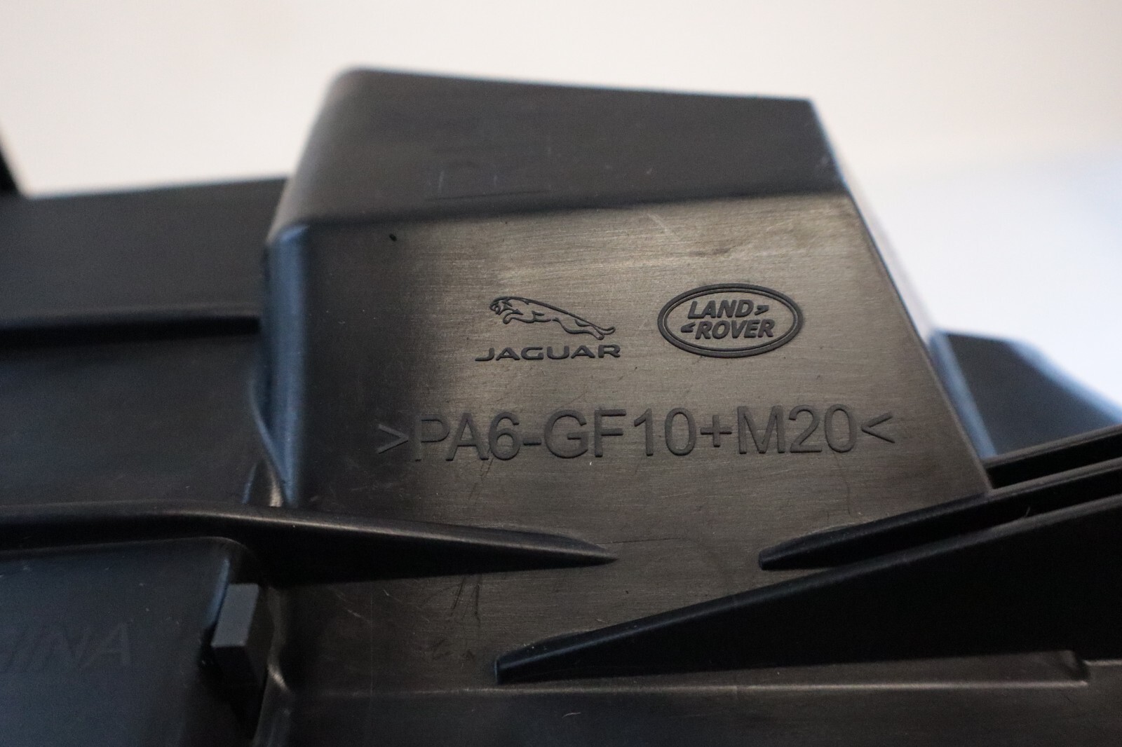 Land Rover Range Rover Sport 2022-2023 OEM Air Filter and Housing RH - Image 10