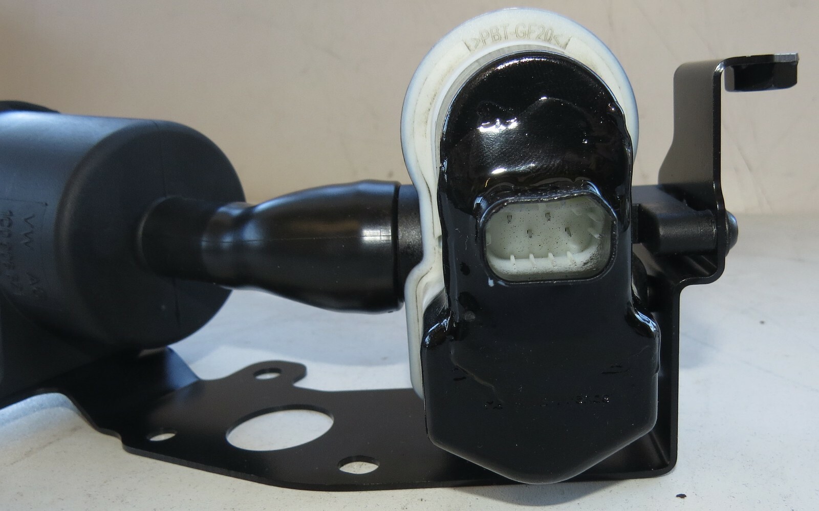 Aston Martin DB9 2004-2010 2011 2012 2013 2014 2015 2016 OEM Fuel Vapor Filter – Image 3