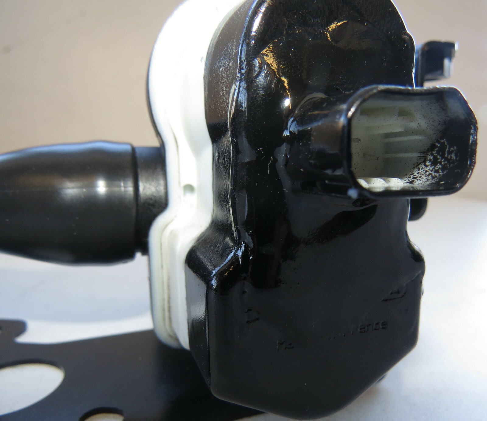 Aston Martin DB9 2004-2010 2011 2012 2013 2014 2015 2016 OEM Fuel Vapor Filter – Image 6