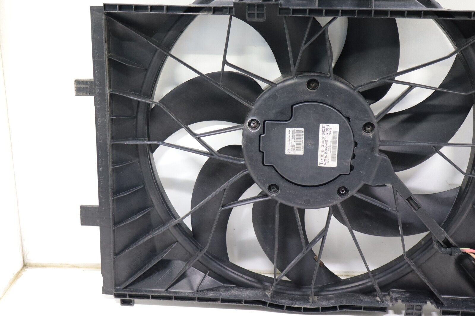 Mercedes C320 C350 CLK320 CLK350 CLK500 2004-2009 OEM Engine Cooling Fan w/Motor - Image 10