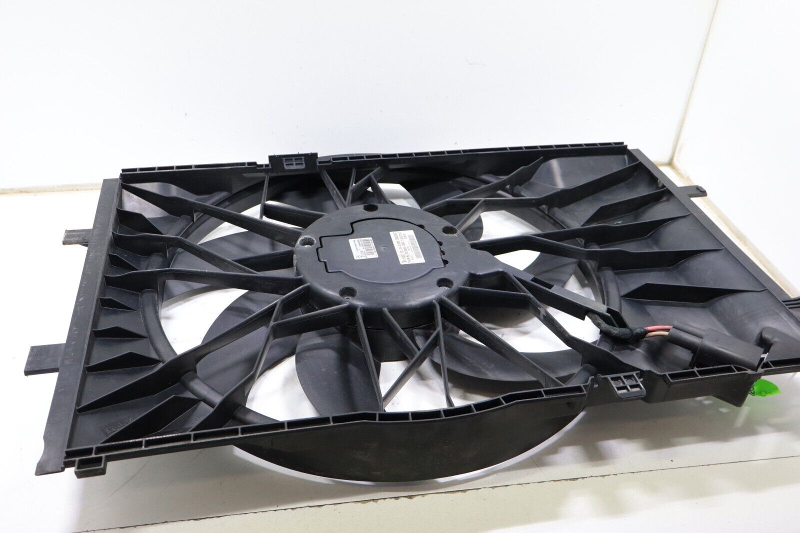 Mercedes C320 C350 CLK320 CLK350 CLK500 2004-2009 OEM Engine Cooling Fan w/Motor - Image 17