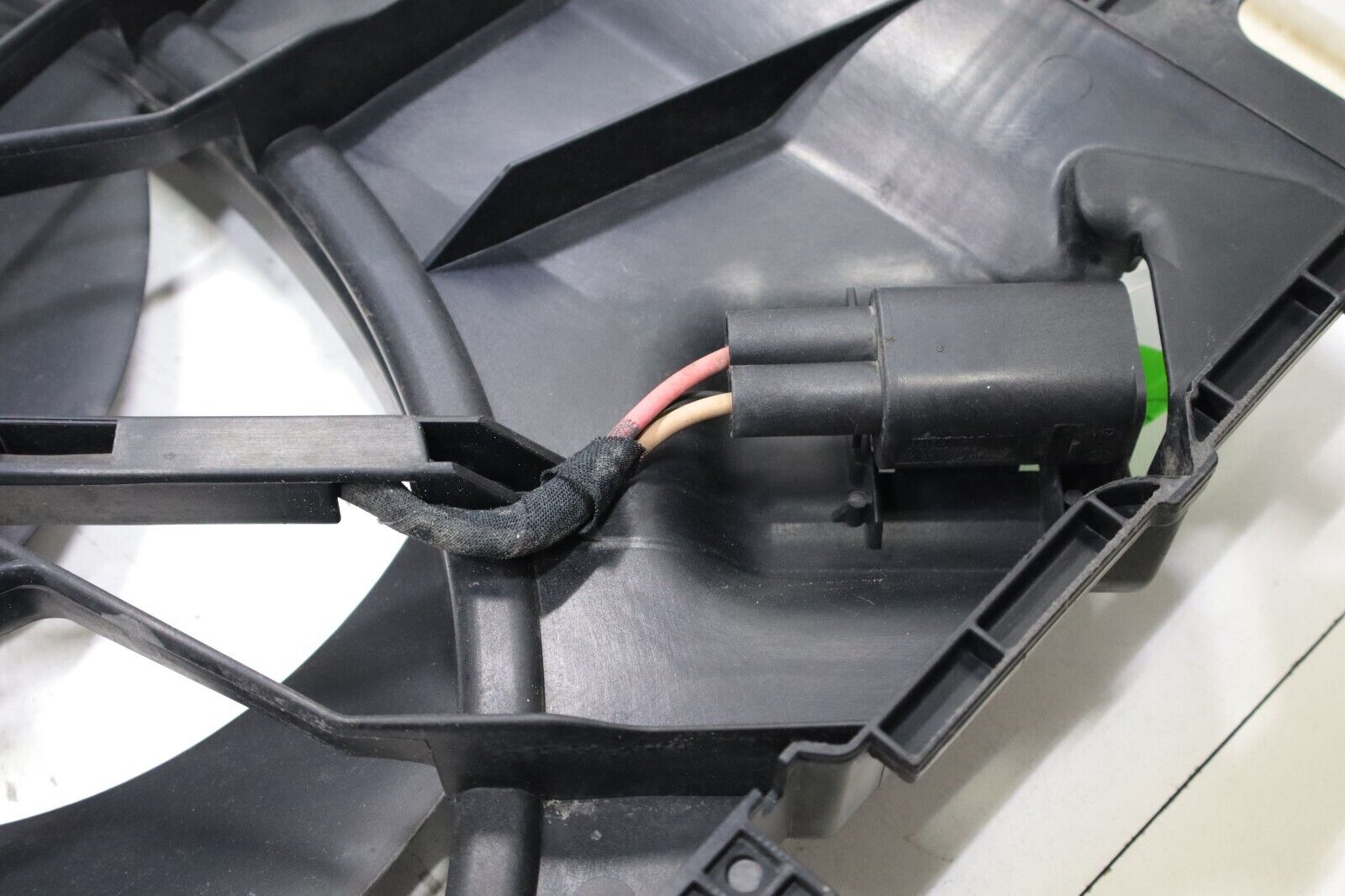 Mercedes C320 C350 CLK320 CLK350 CLK500 2004-2009 OEM Engine Cooling Fan w/Motor - Image 18