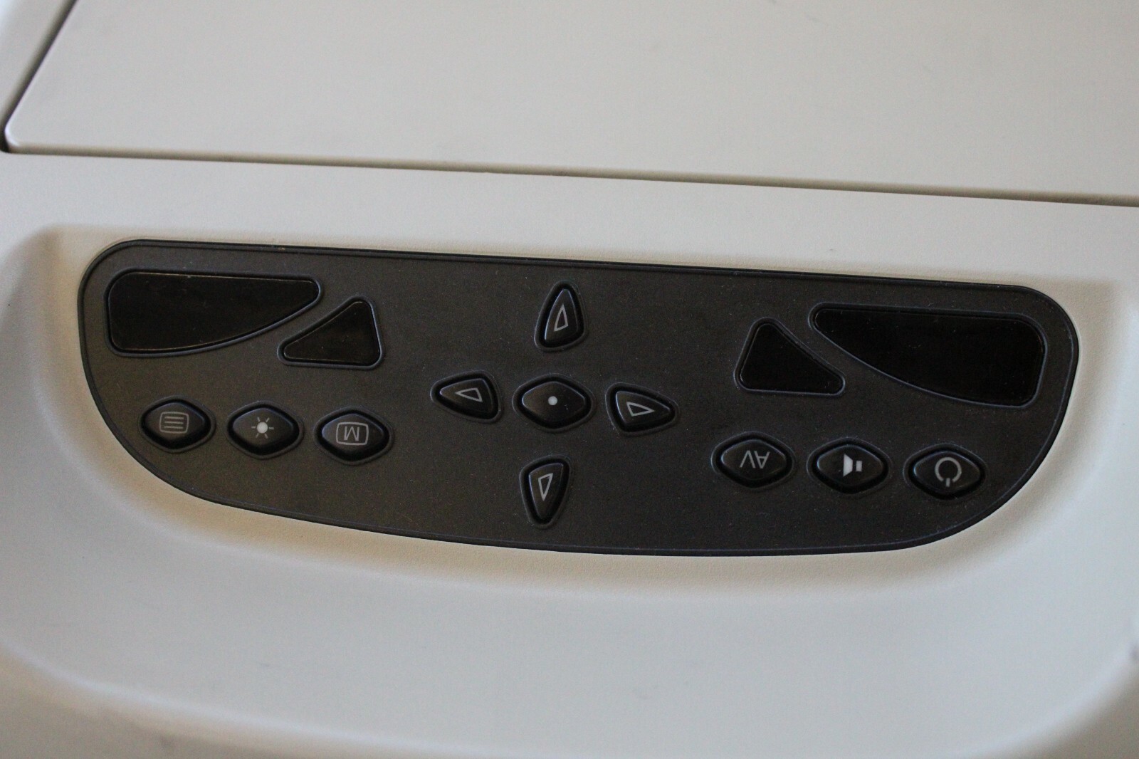 Volvo XC90 2002-2015 OEM DVD Monitor 12V Rear – Image 2