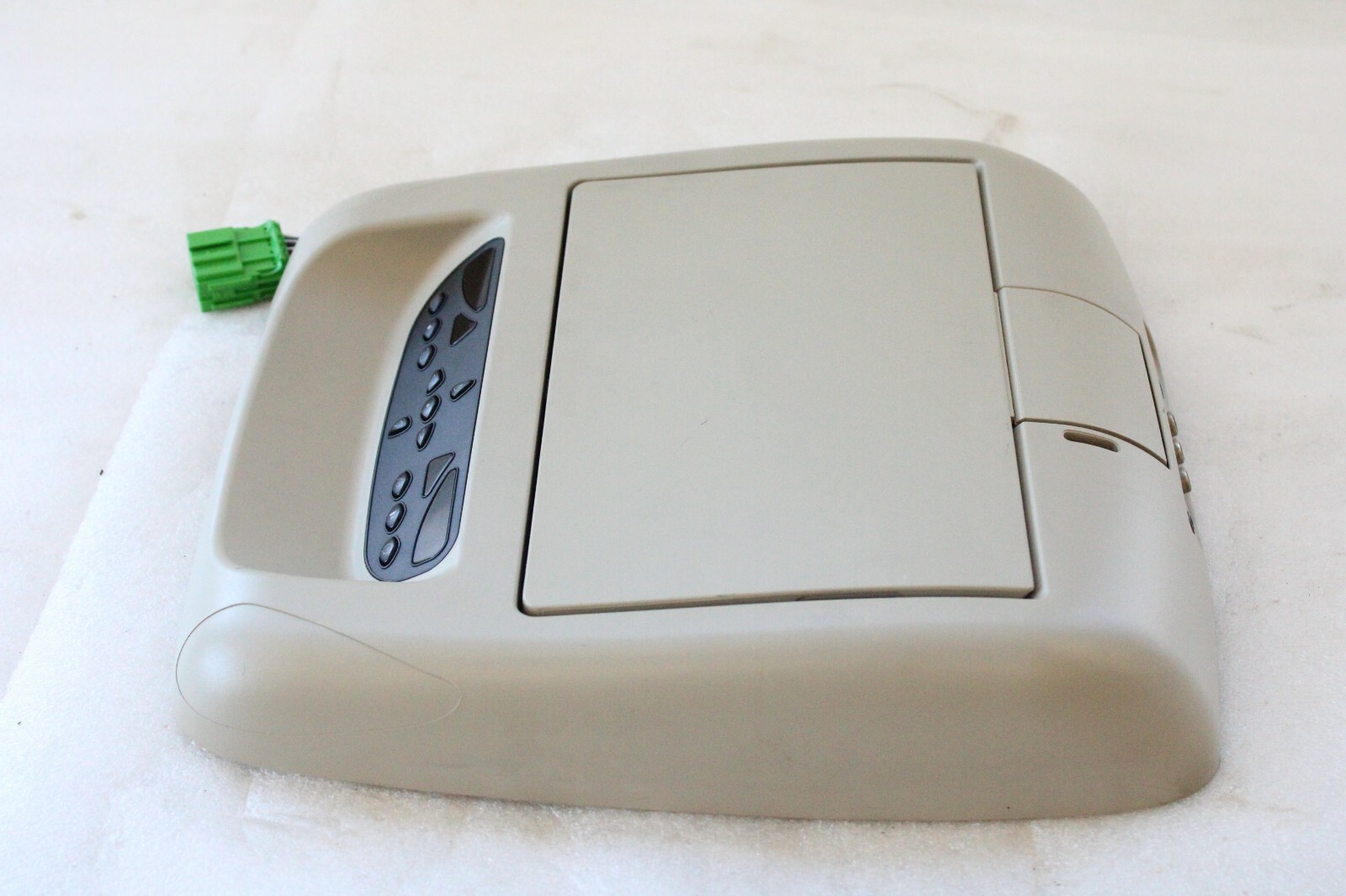 Volvo XC90 2002-2015 OEM DVD Monitor 12V Rear – Image 4