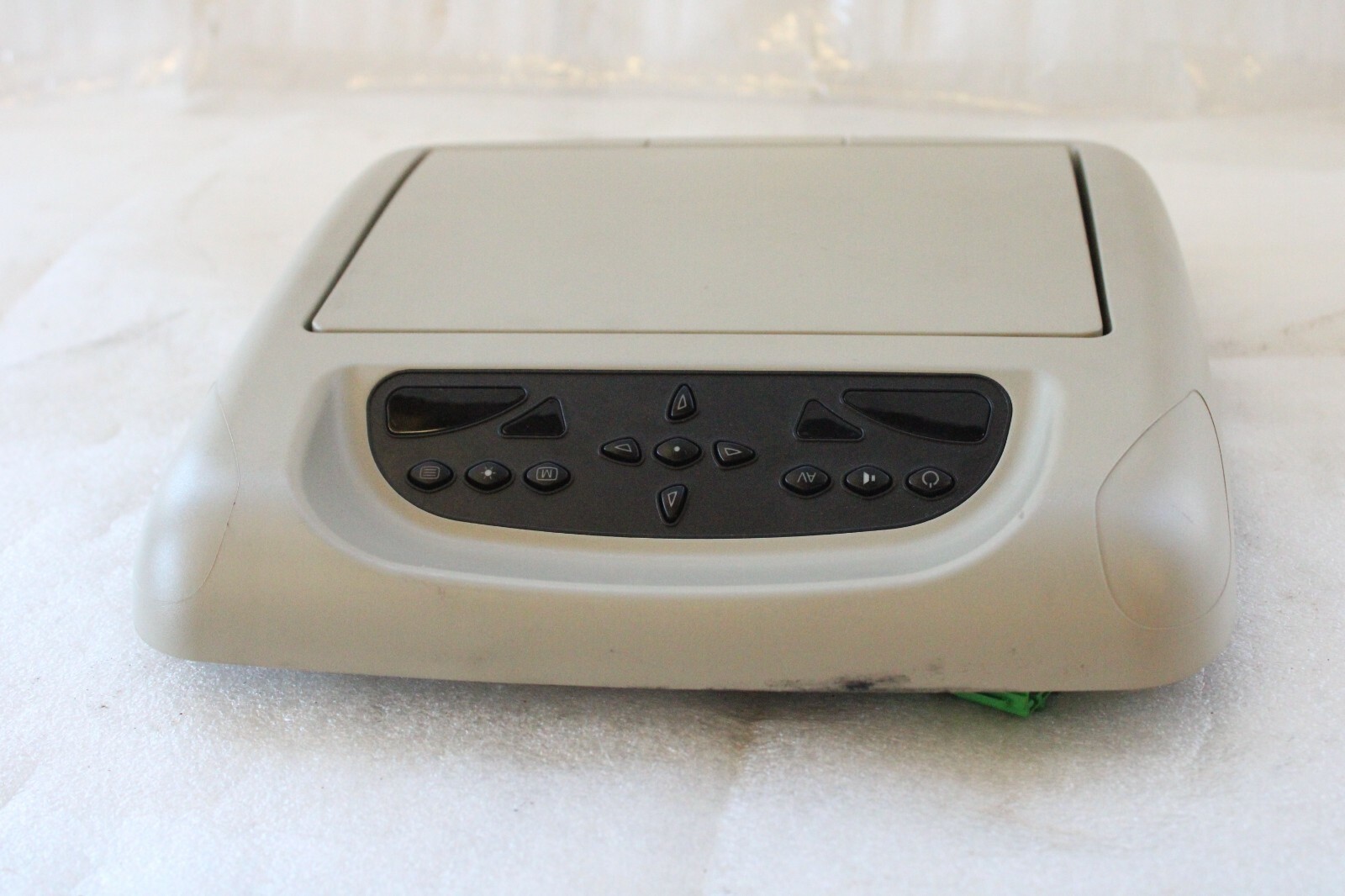 Volvo XC90 2002-2015 OEM DVD Monitor 12V Rear – Image 5
