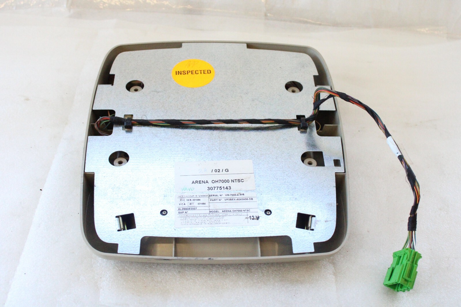Volvo XC90 2002-2015 OEM DVD Monitor 12V Rear – Image 6