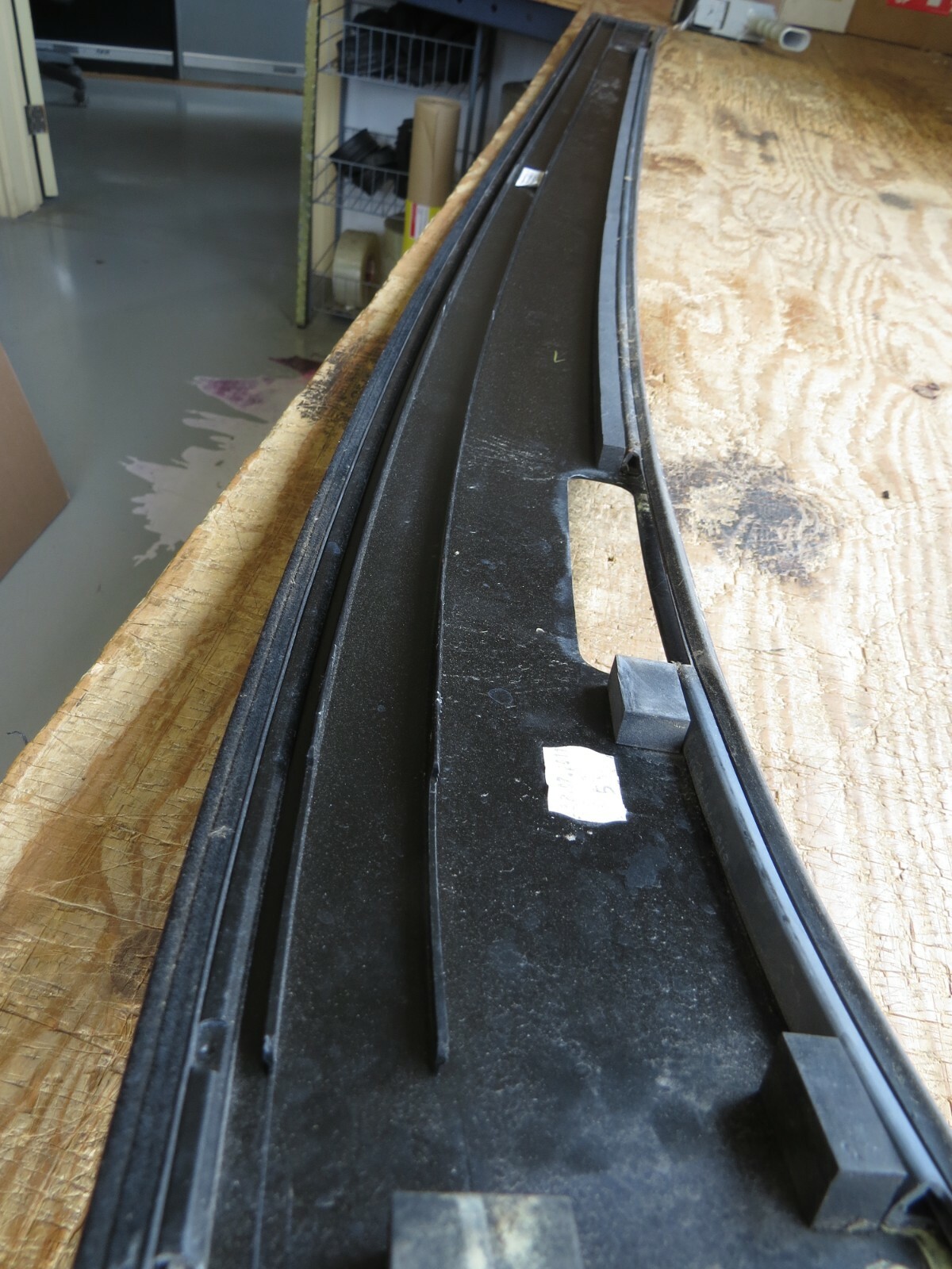 Mercedes M GLE-Class 2012-2016 2017 2018 OEM Panoramic Roof Molding Trim Right – Image 9