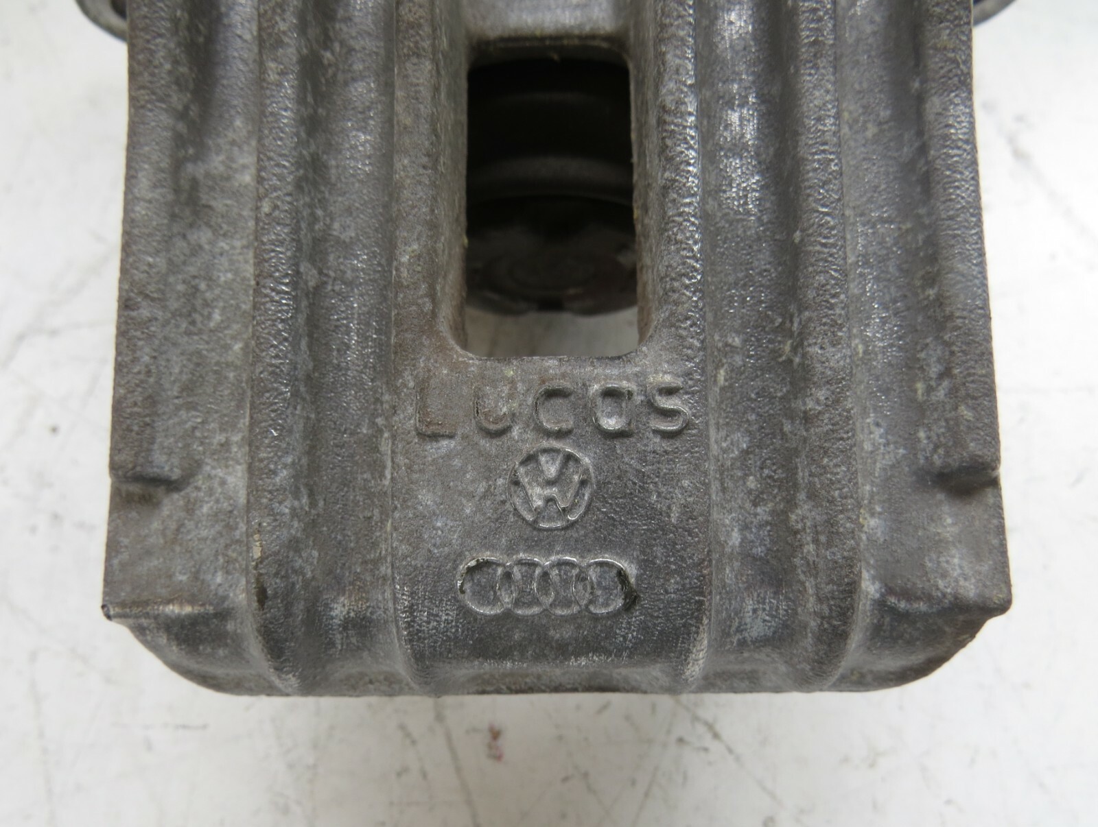 Audi A4 S4 2002-2006 OEM Rear Right Brake Caliper Unit – Image 5