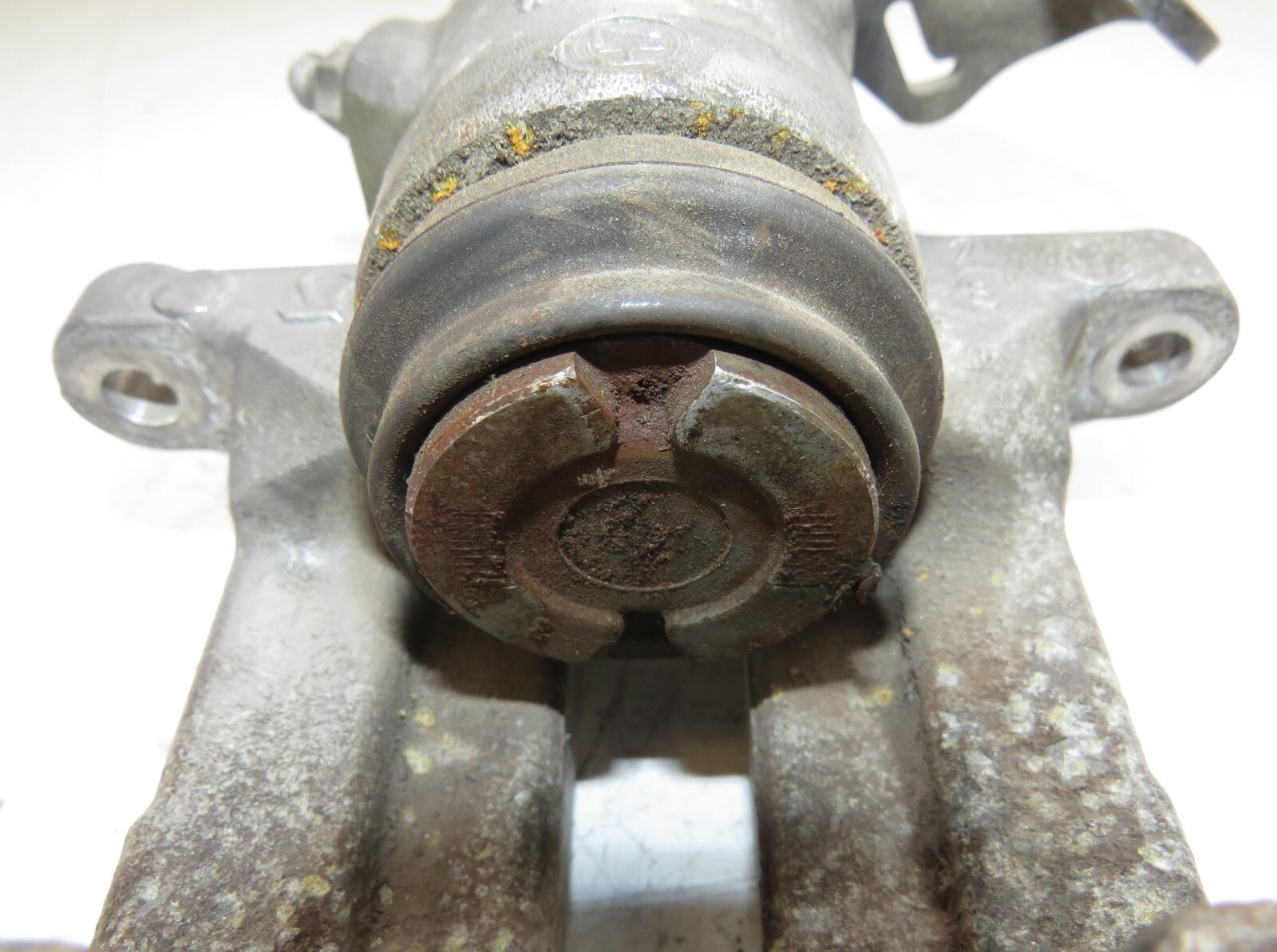 Audi A4 S4 2002-2006 OEM Rear Right Brake Caliper Unit – Image 10