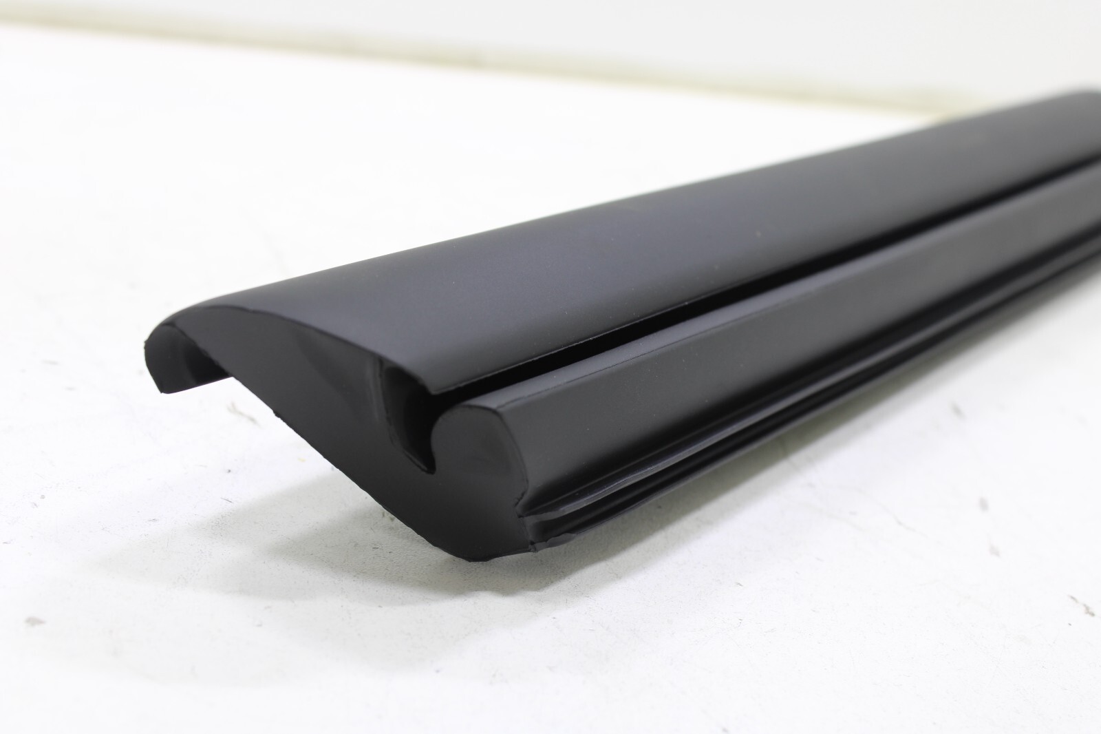 Range Rover Evoque 2017-2019 OEM NEW Convertible Top Weatherstrip Seal Center RH - Image 13