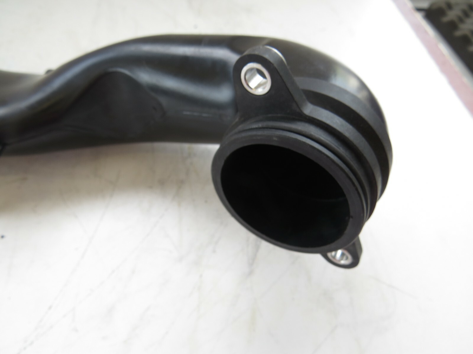 Porsche 991 2007-2009 OEM Engine Air Intake Hose Right 99711002473 99711062473 – Image 5