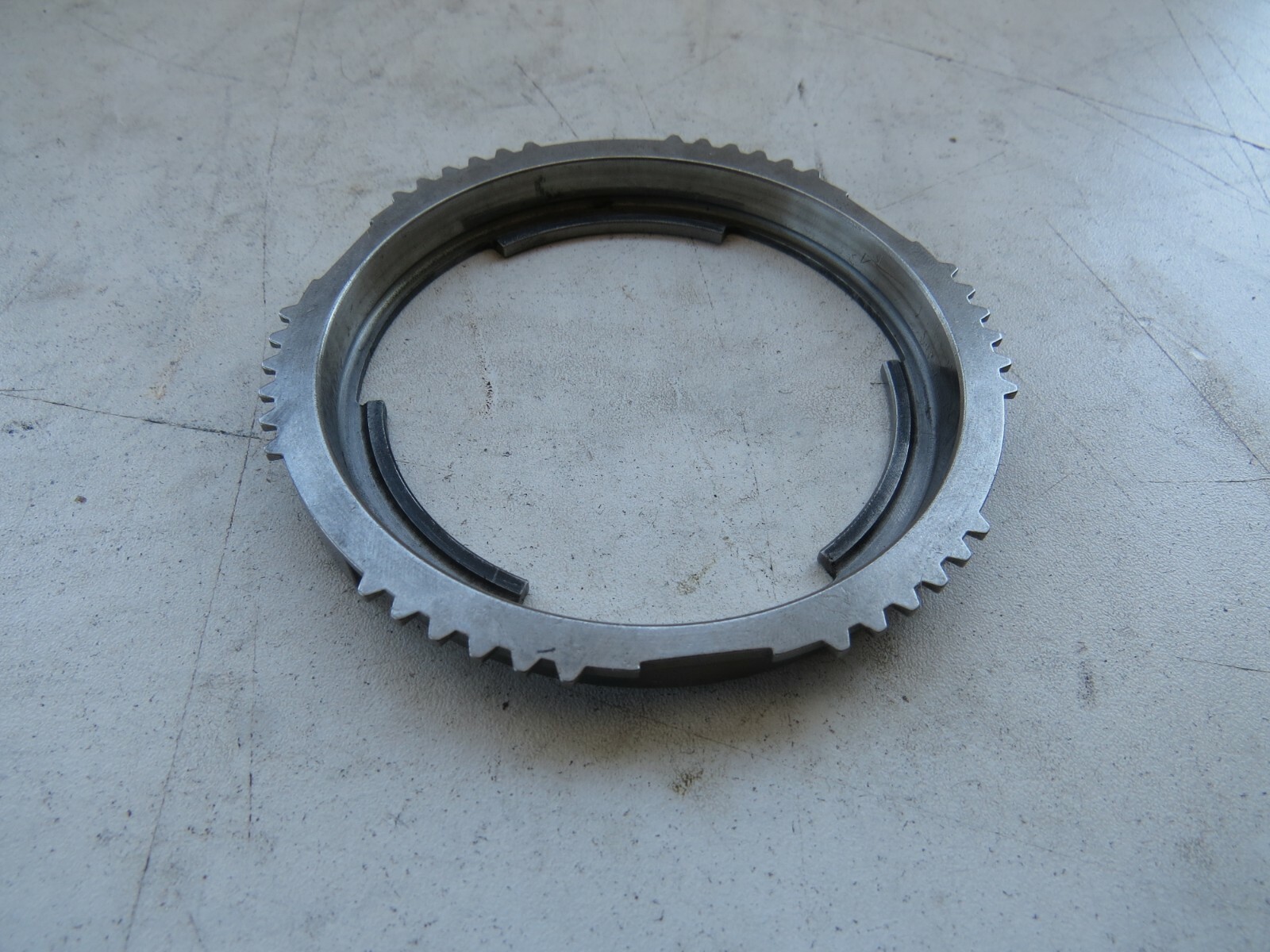 Porsche 911 1995-2011 OEM Manual Transmission Synchronizer Ring (Two Units) – Image 5