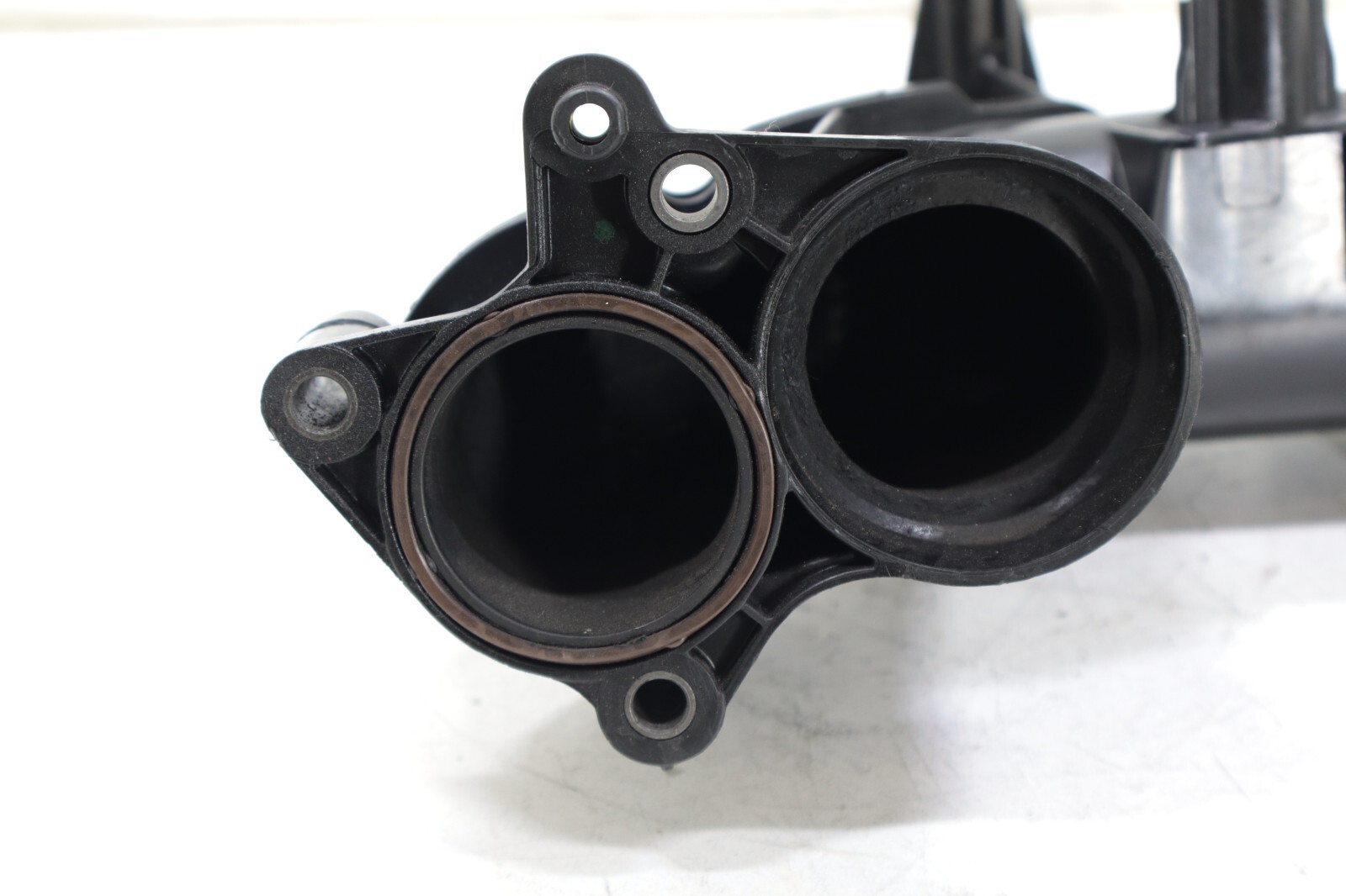 Mercedes GL350 GLS350d 2013-2017 OEM Intake Manifold Transverse Tube wMAP Sensor – Image 3