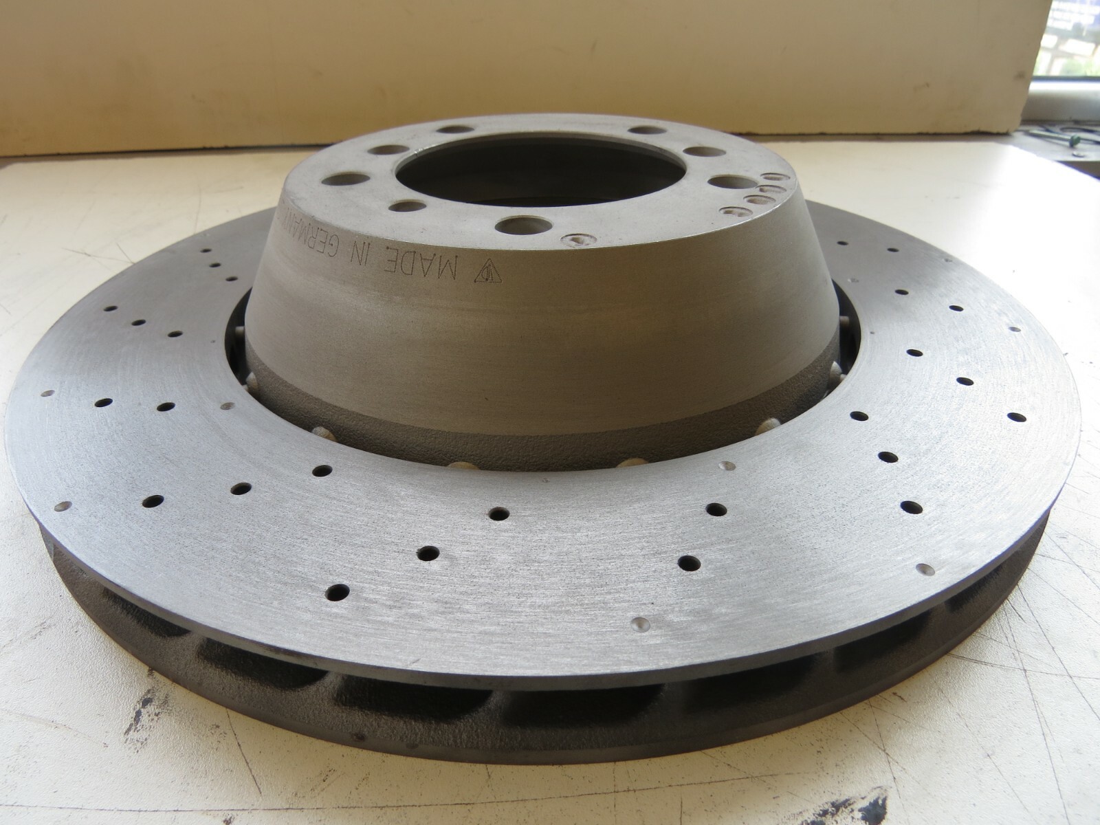 Porsche 911 2010-2011 OEM Rear Left Vented Refaced Brake Disc – Image 3