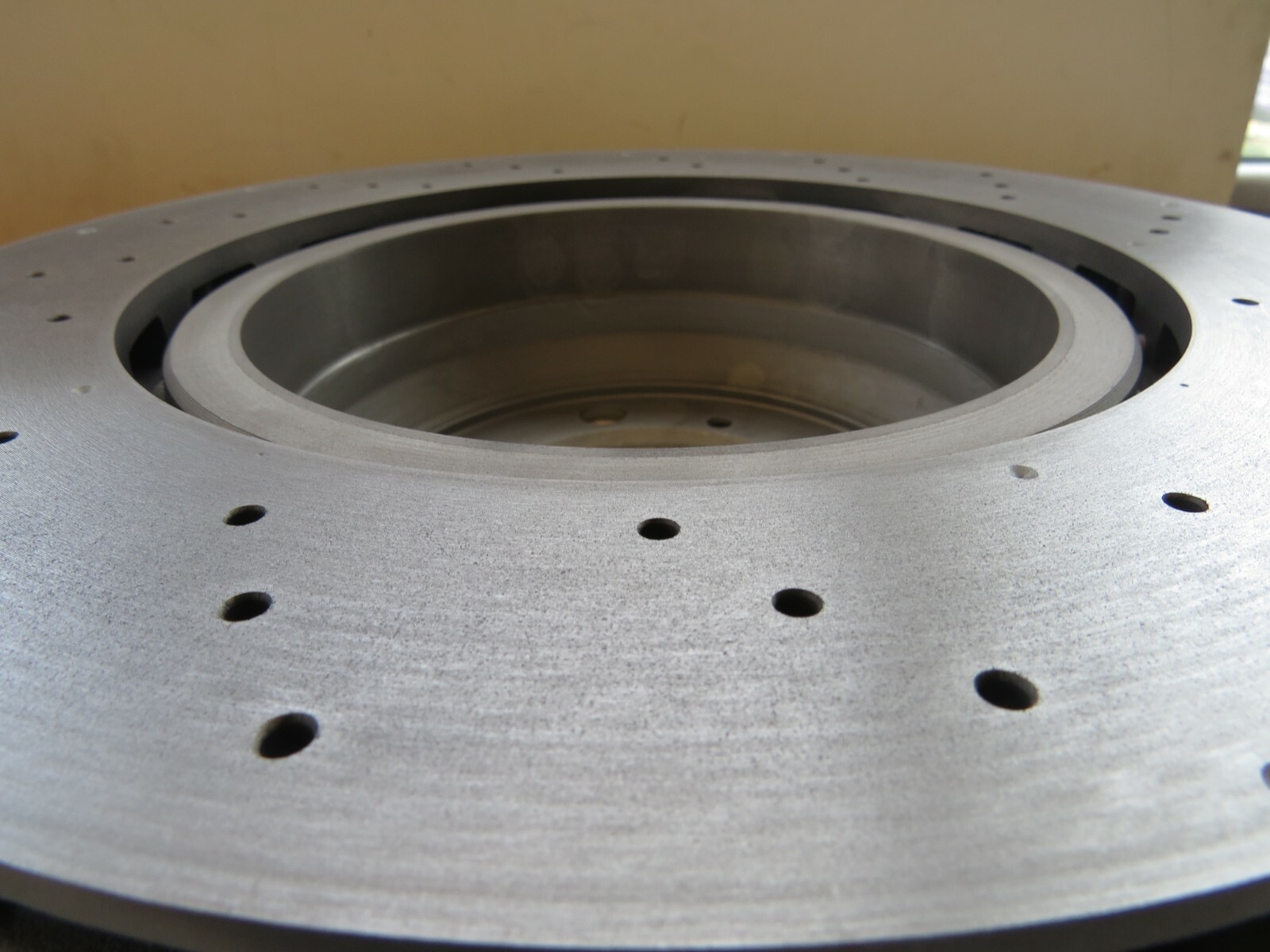 Porsche 911 2010-2011 OEM Rear Left Vented Refaced Brake Disc – Image 9