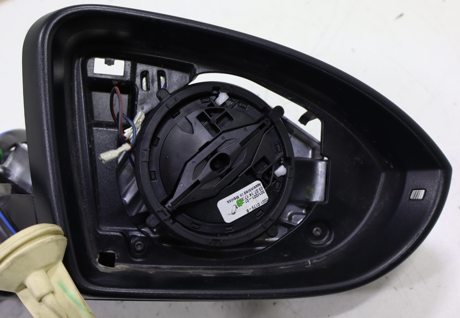 Volkswagen Golf 2015-2019 OEM Side Mirror Housing Right (Passenger Side) – Image 13