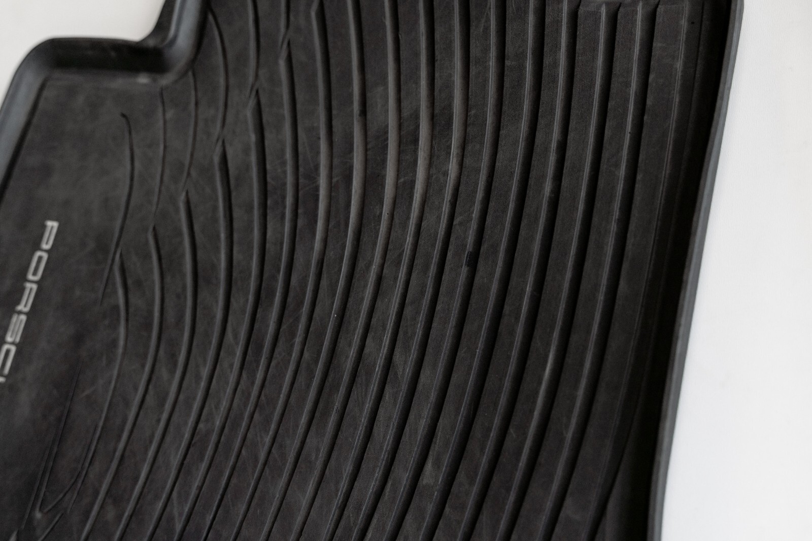 Porsche Cayenne OEM Winter Rubber Floor Mat Set of 4 All season 2010-2015 – Image 8