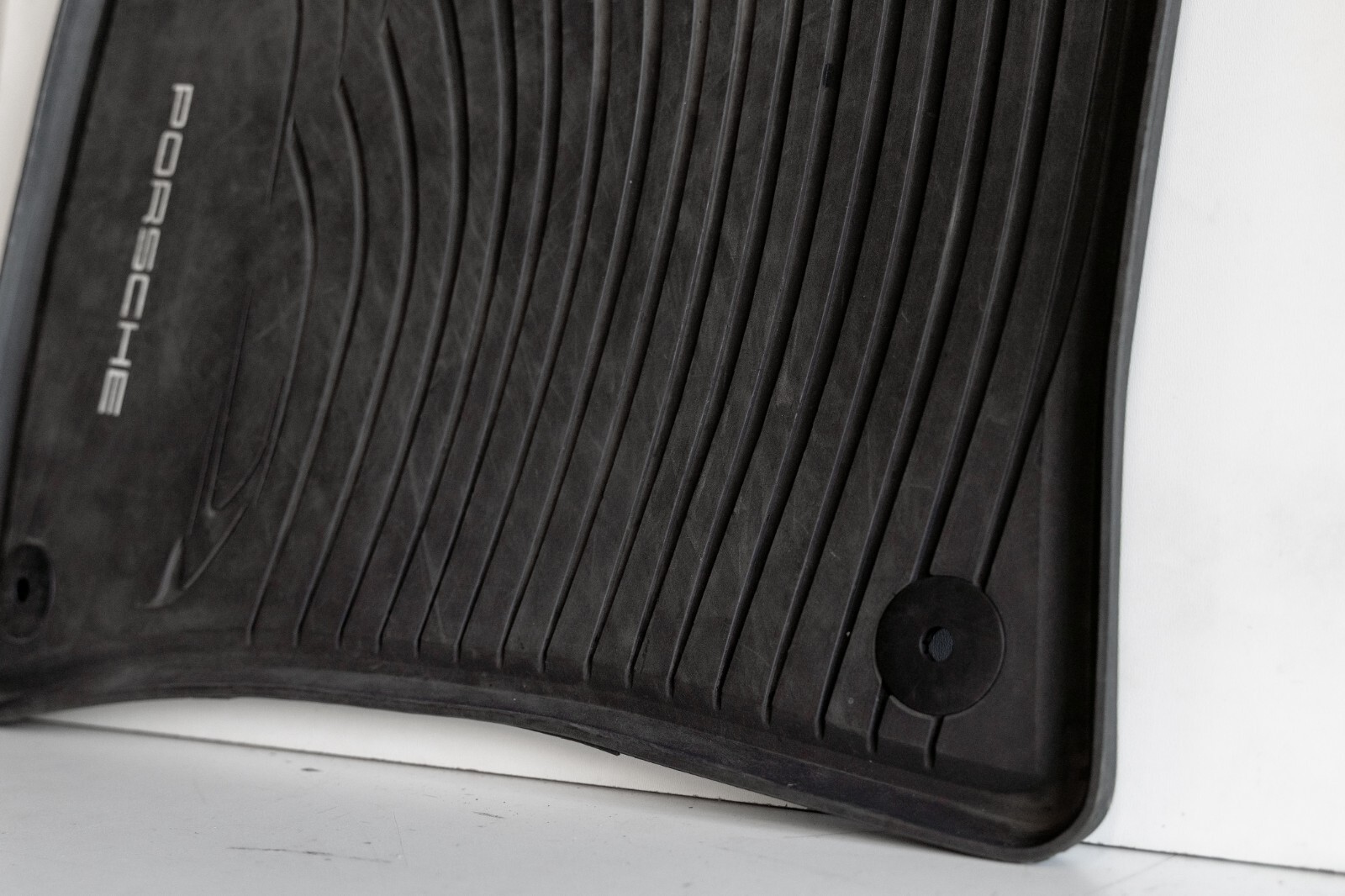 Porsche Cayenne OEM Winter Rubber Floor Mat Set of 4 All season 2010-2015 – Image 9