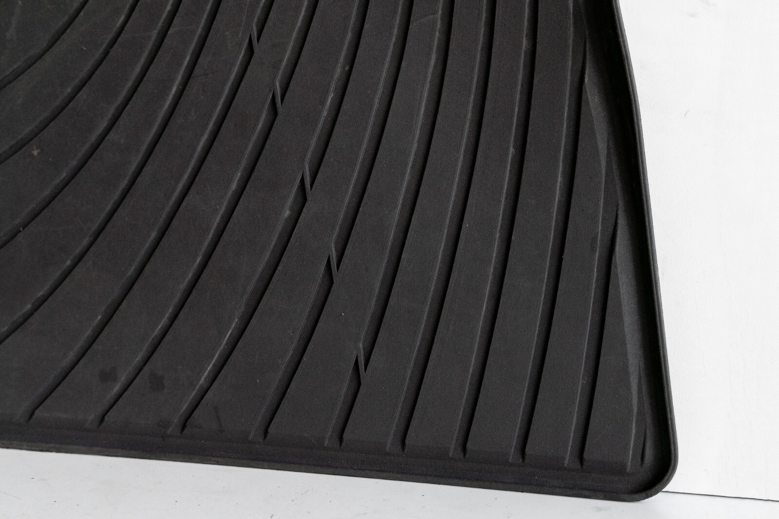 Porsche Cayenne OEM Winter Rubber Floor Mat Set of 4 All season 2010-2015 – Image 13