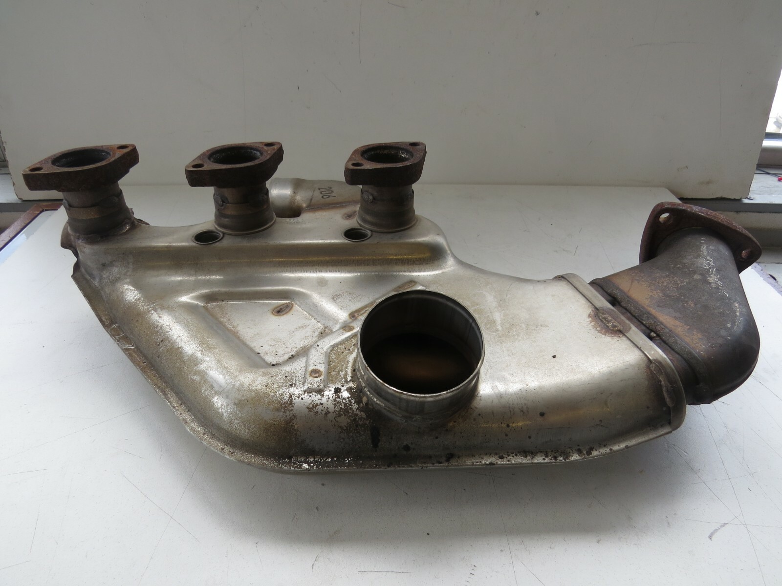 Porsche 911 1995-1998 OEM Exhaust Manifold System Heat Exchanger Set Left – Image 3