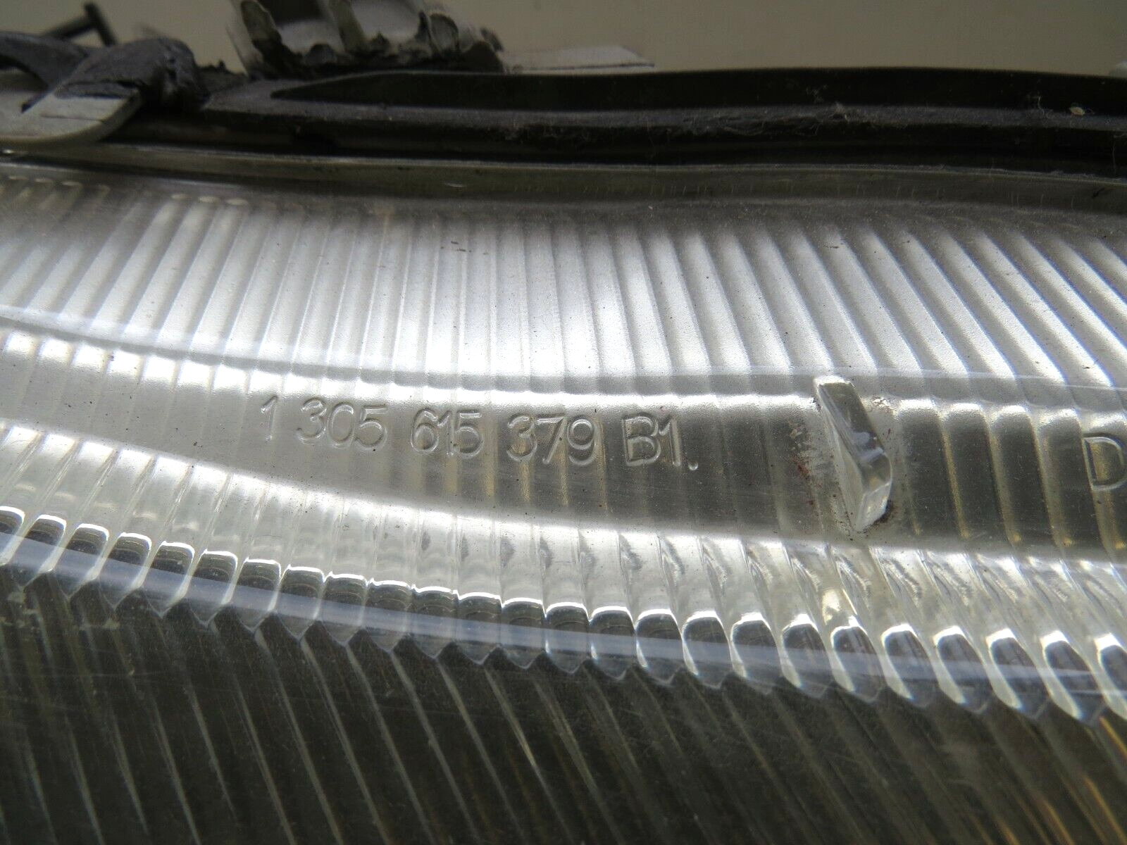 Mercedes S-Class 2000-2006 OEM Headlight Front Right (Passenger Side) - Image 3