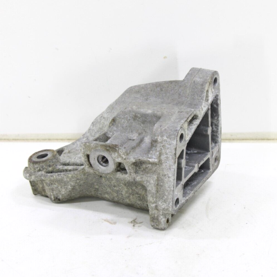 Mercedes-Benz S350 3.0L Diesel 2012 2013 OEM Front Right Mount Bracket