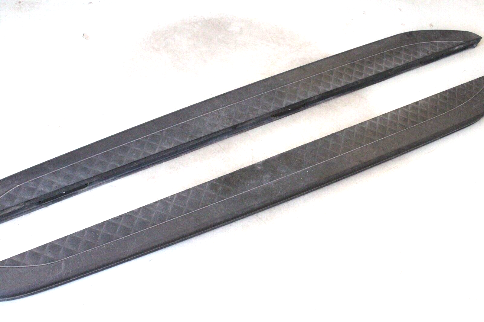 Bentley Bentayga 2017-2020 OEM Running Boards Side Step Set w/Carbon Fiber Trim - Image 22